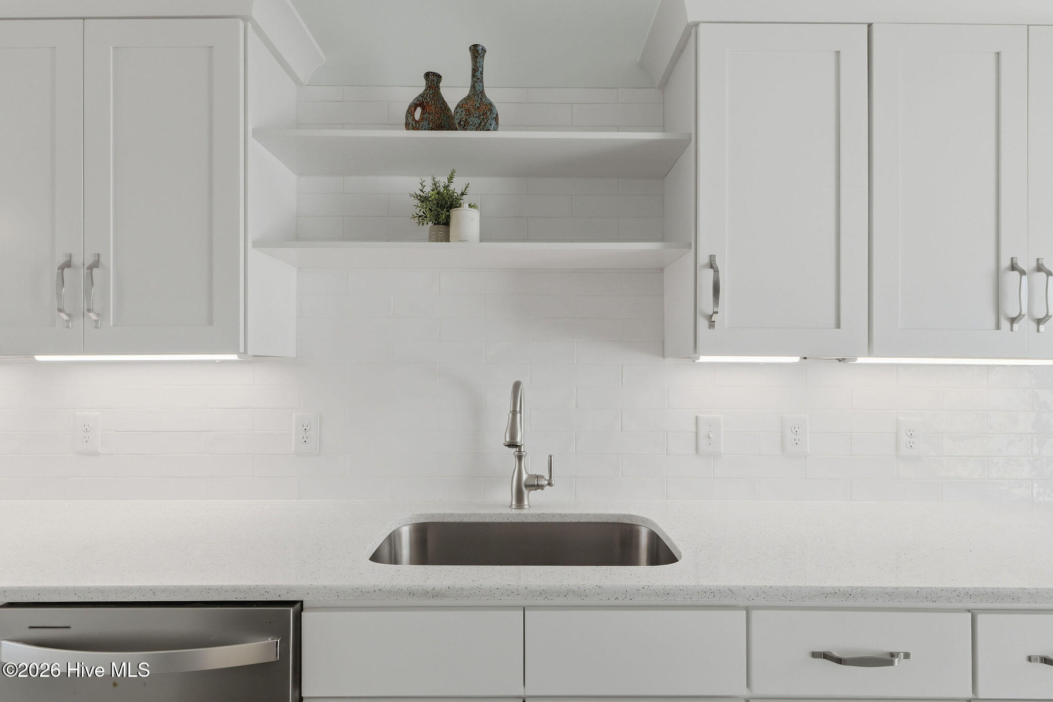 100569127 | Photo 10