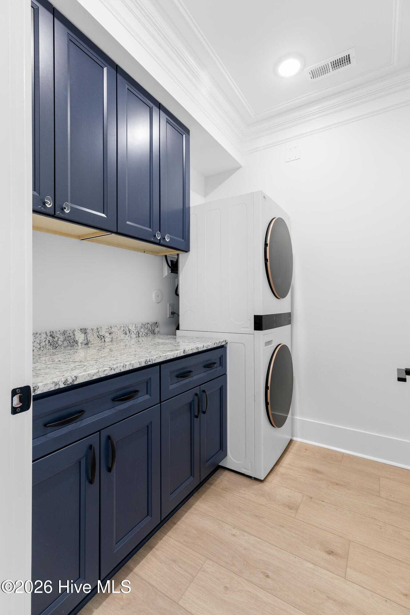 100516675 | Photo 49