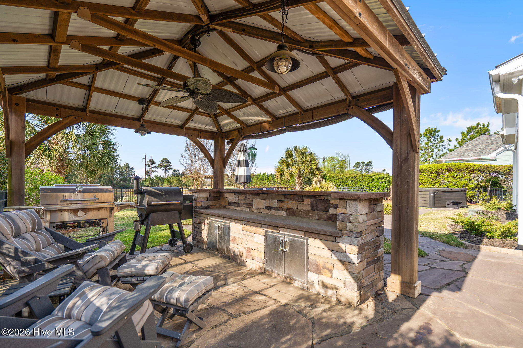 100564215 | Photo 49