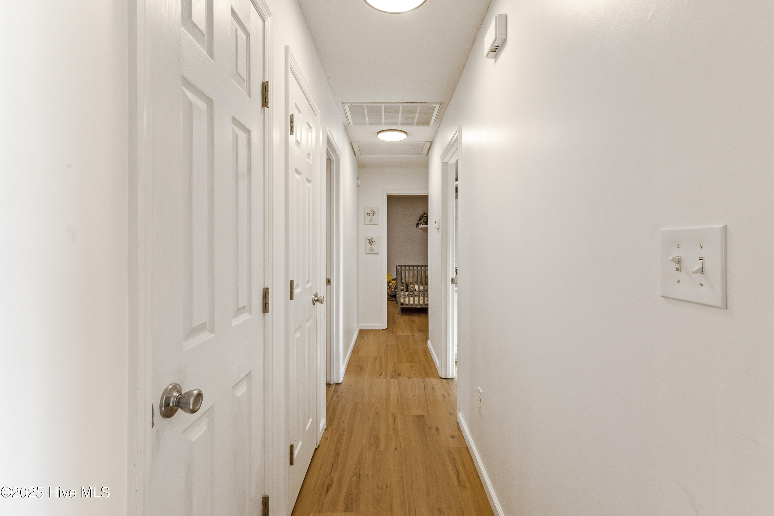 100545933 | Photo 19