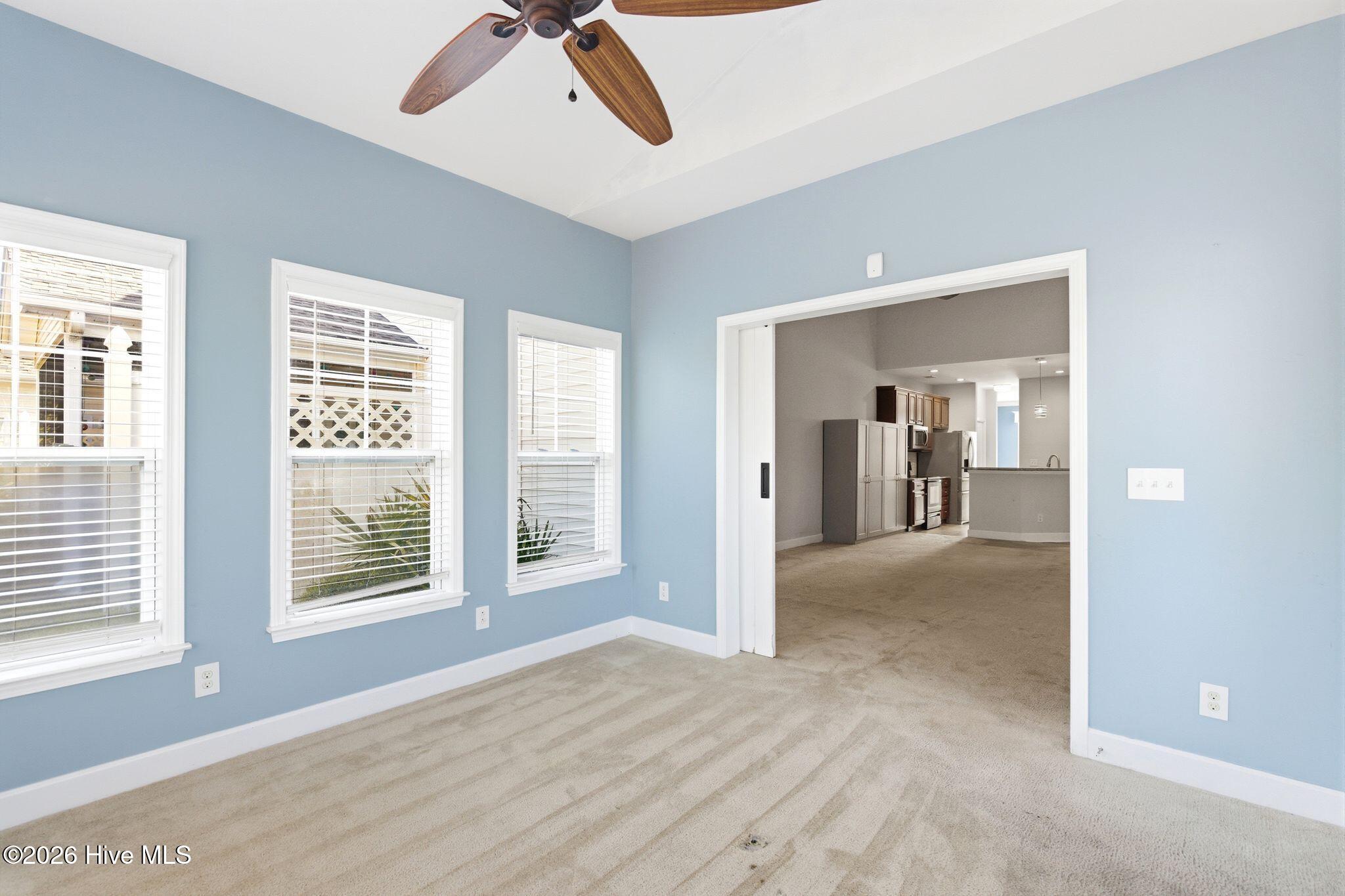 100564398 | Photo 16