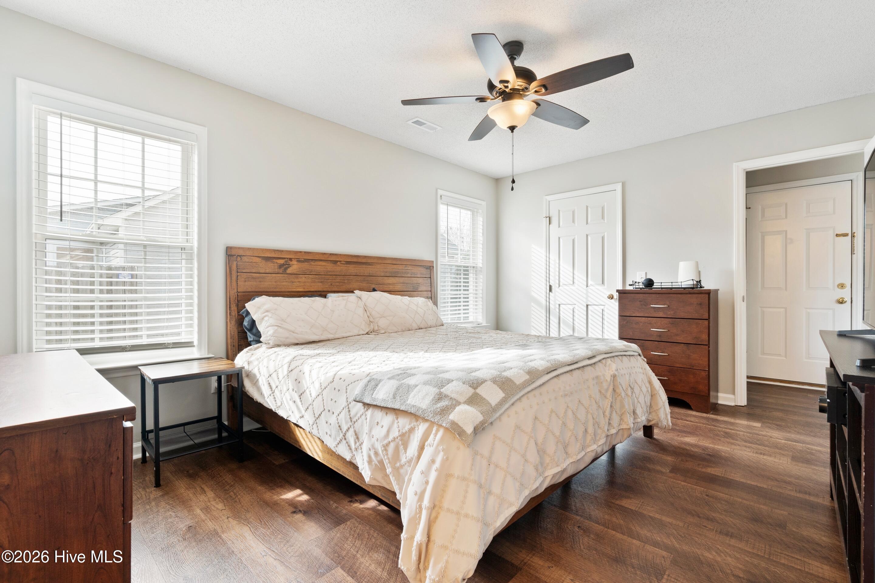 100547828 | Photo 17