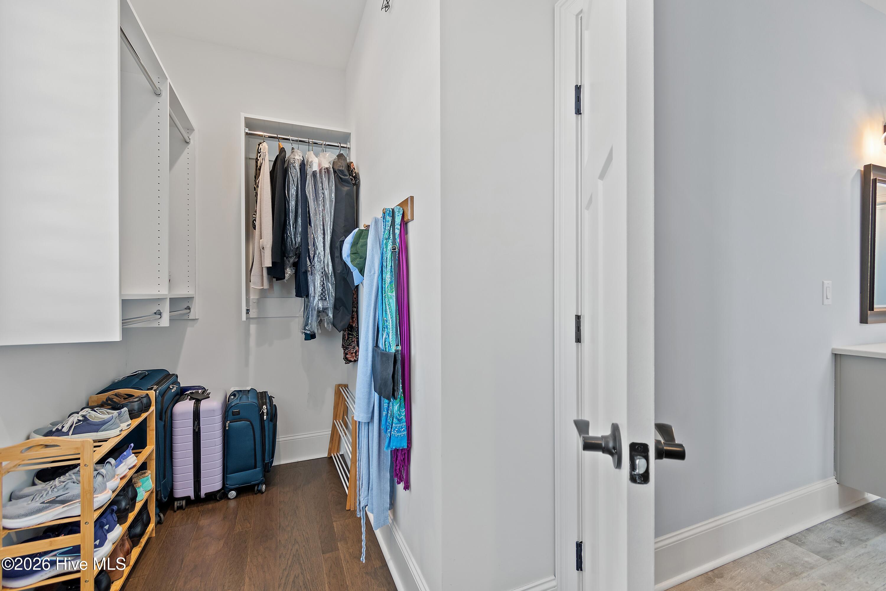 100552502 | Photo 46