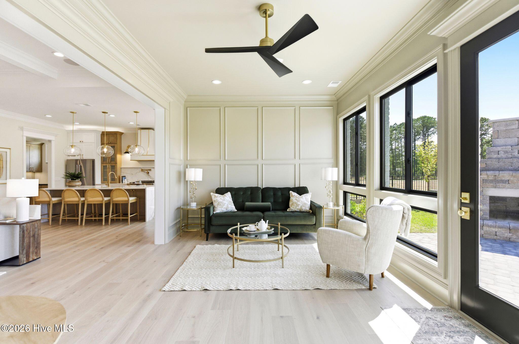 100570119 | Photo 18