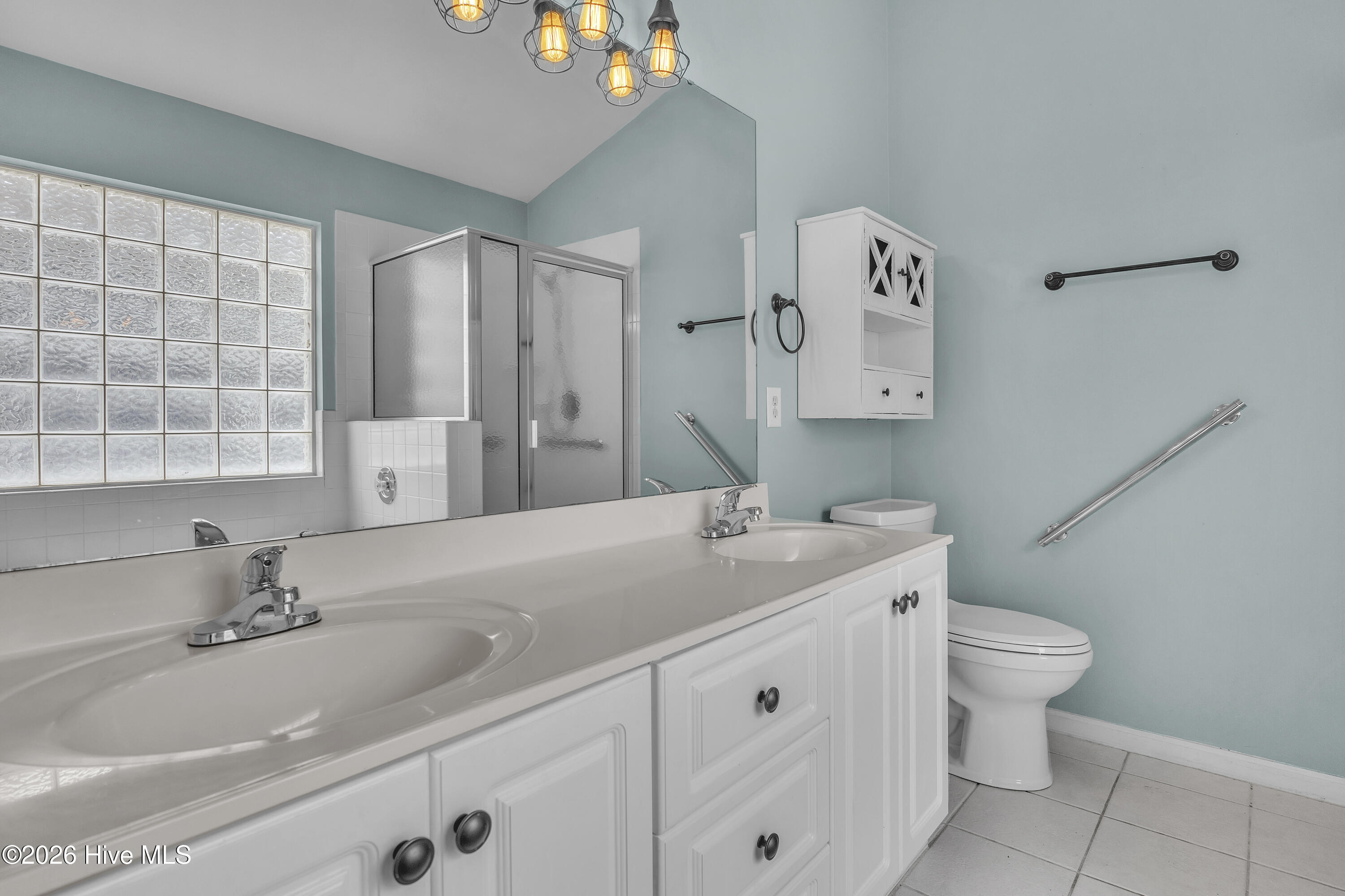 100560677 | Photo 20