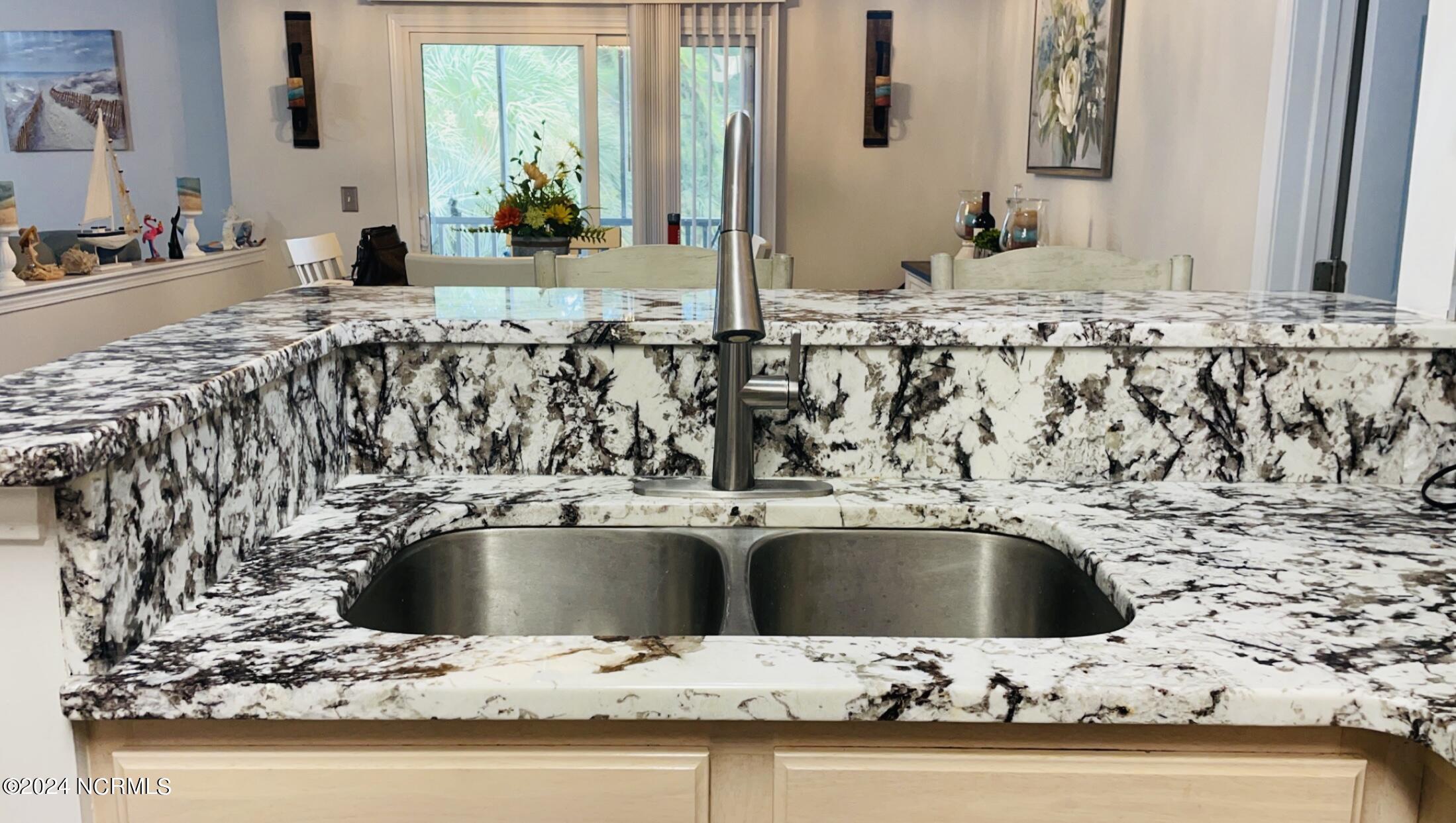 100529721 | Photo 21