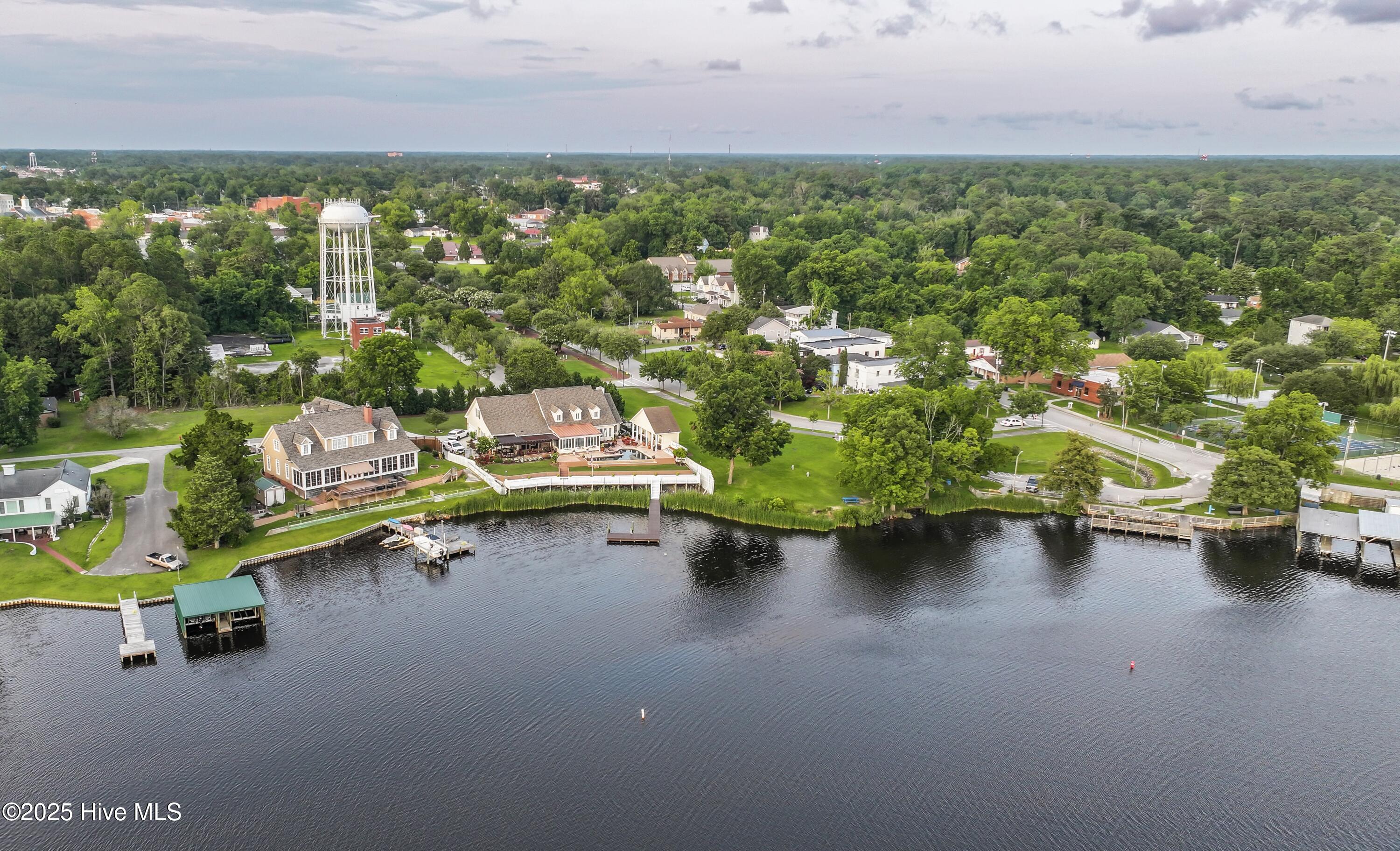 100515842 | Photo 28