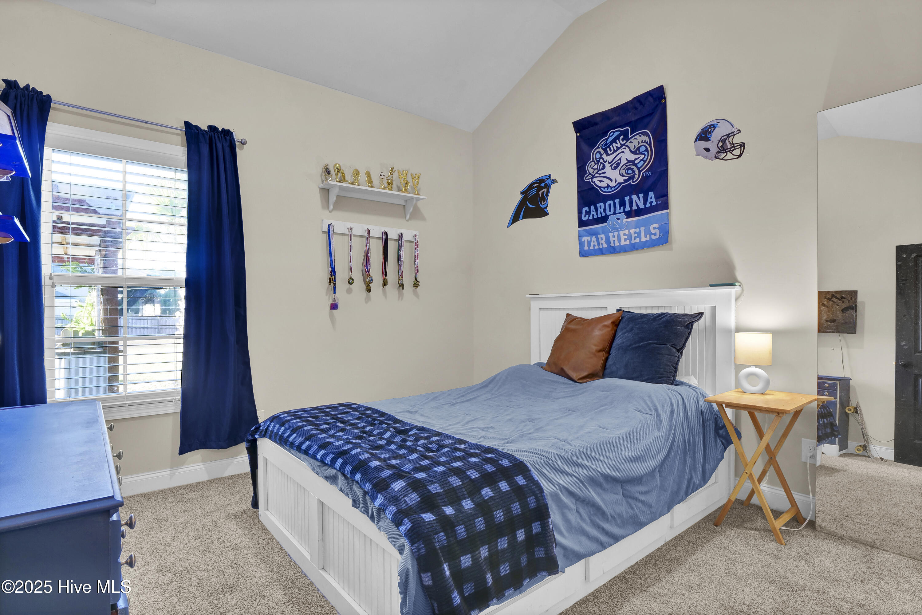 100541385 | Photo 21