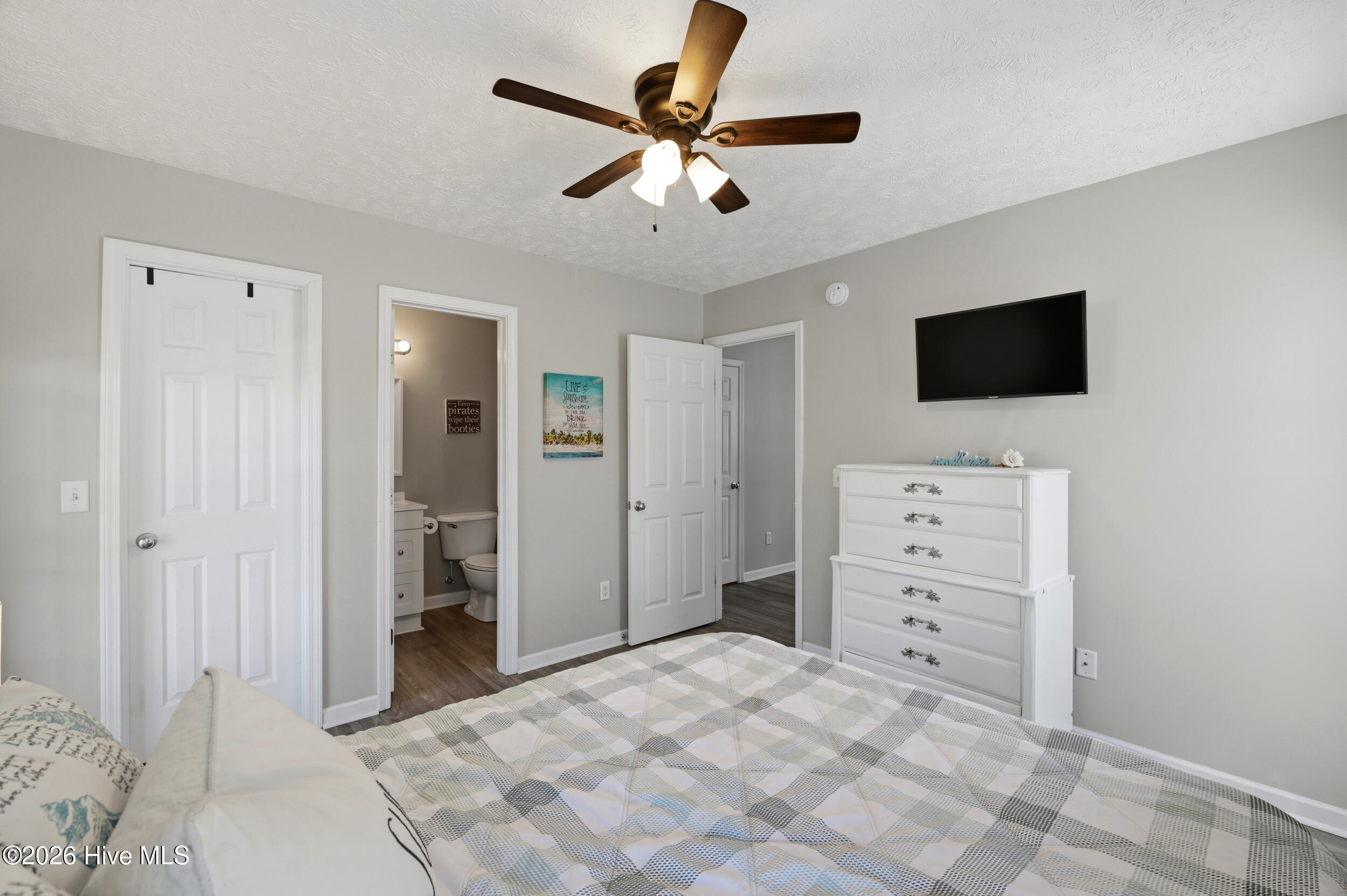 100565799 | Photo 11