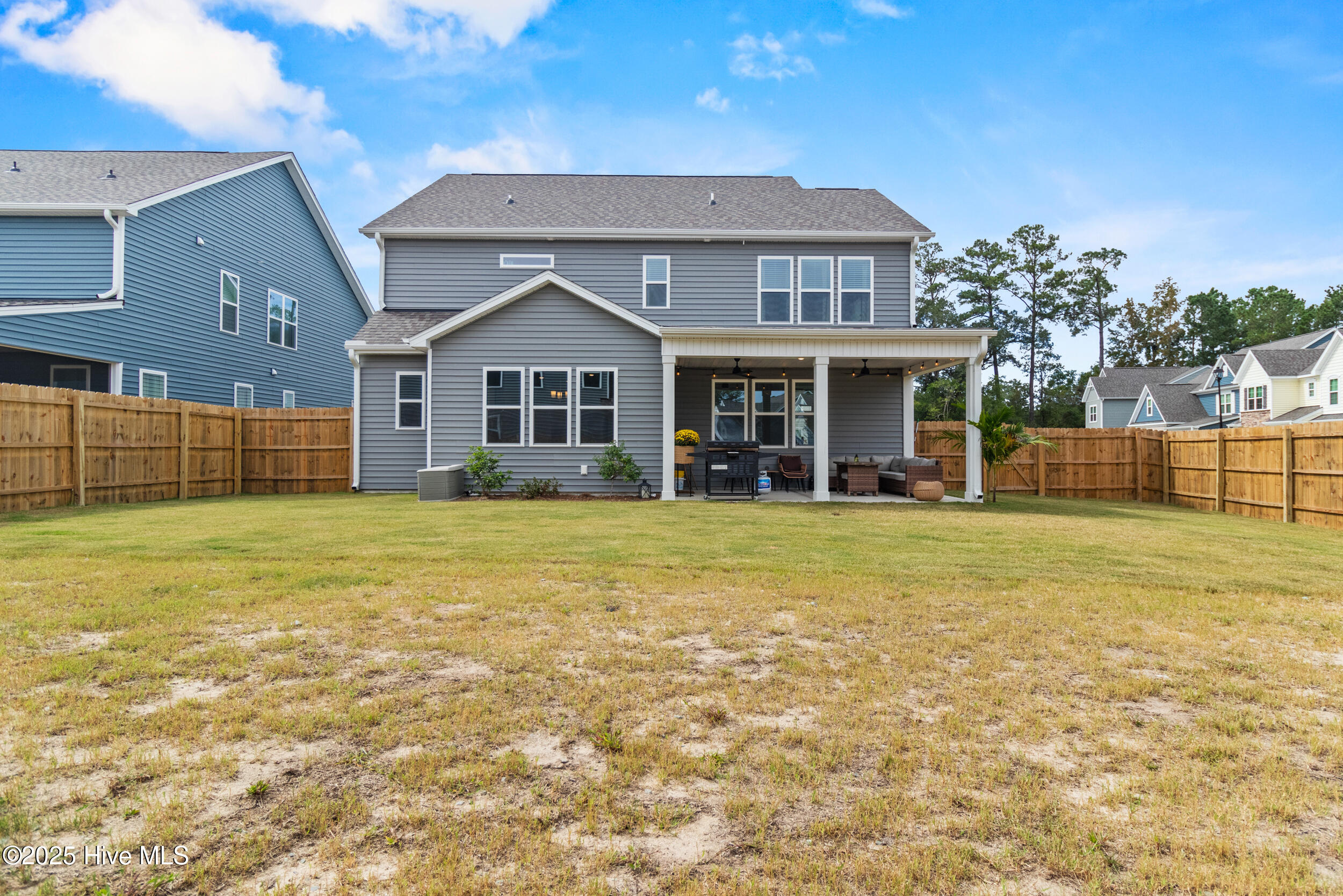 100563734 | Photo 41