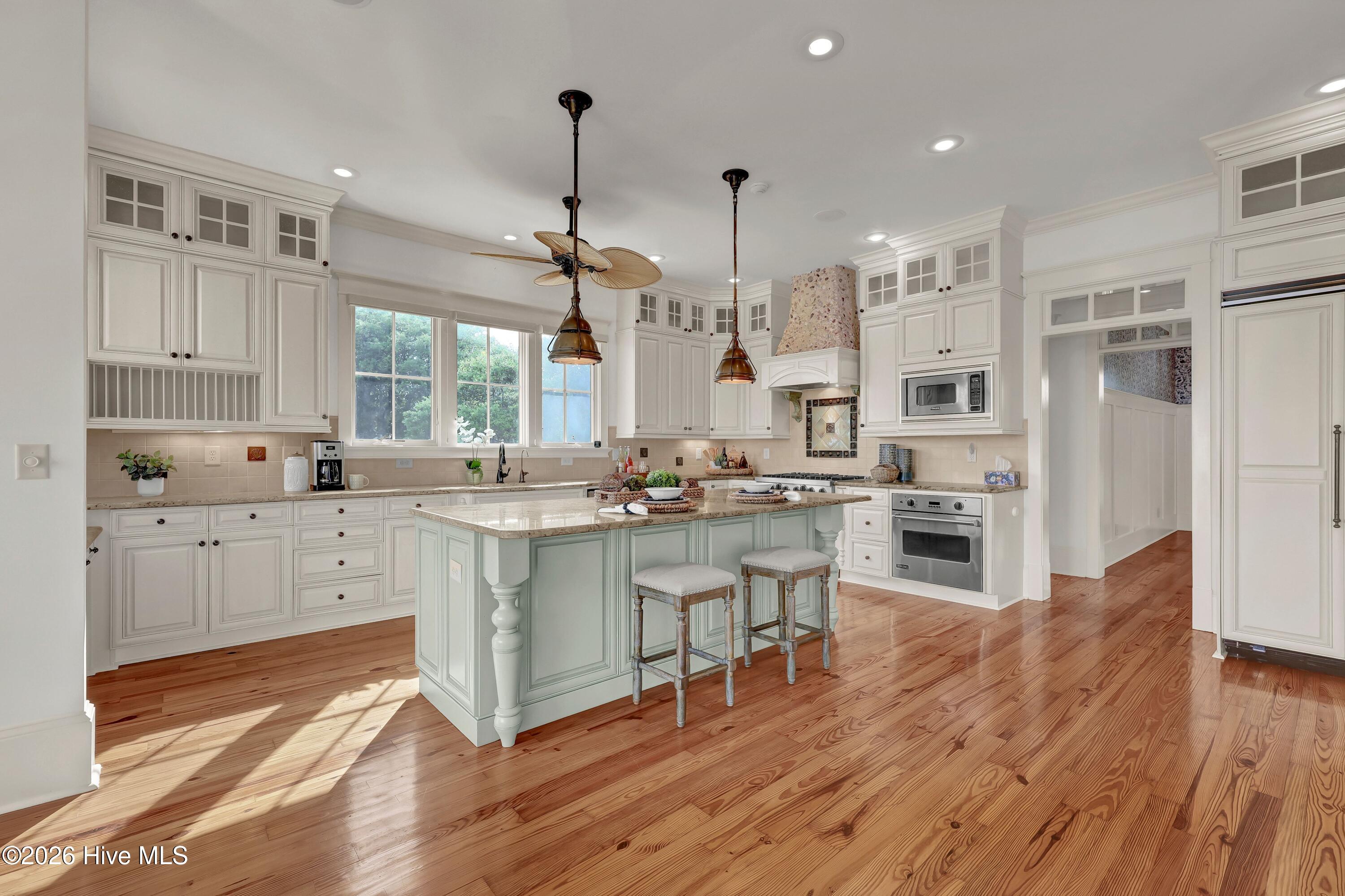 100569484 | Photo 23