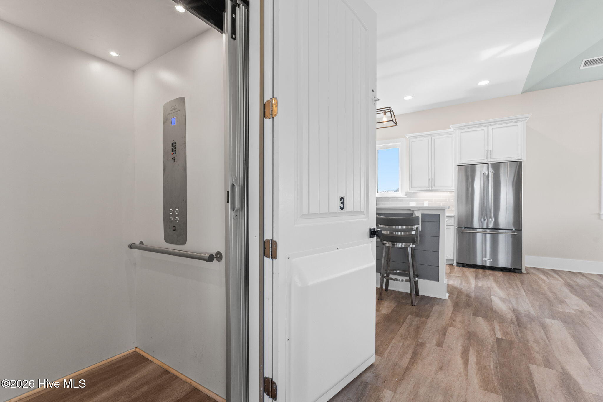 100564964 | Photo 21