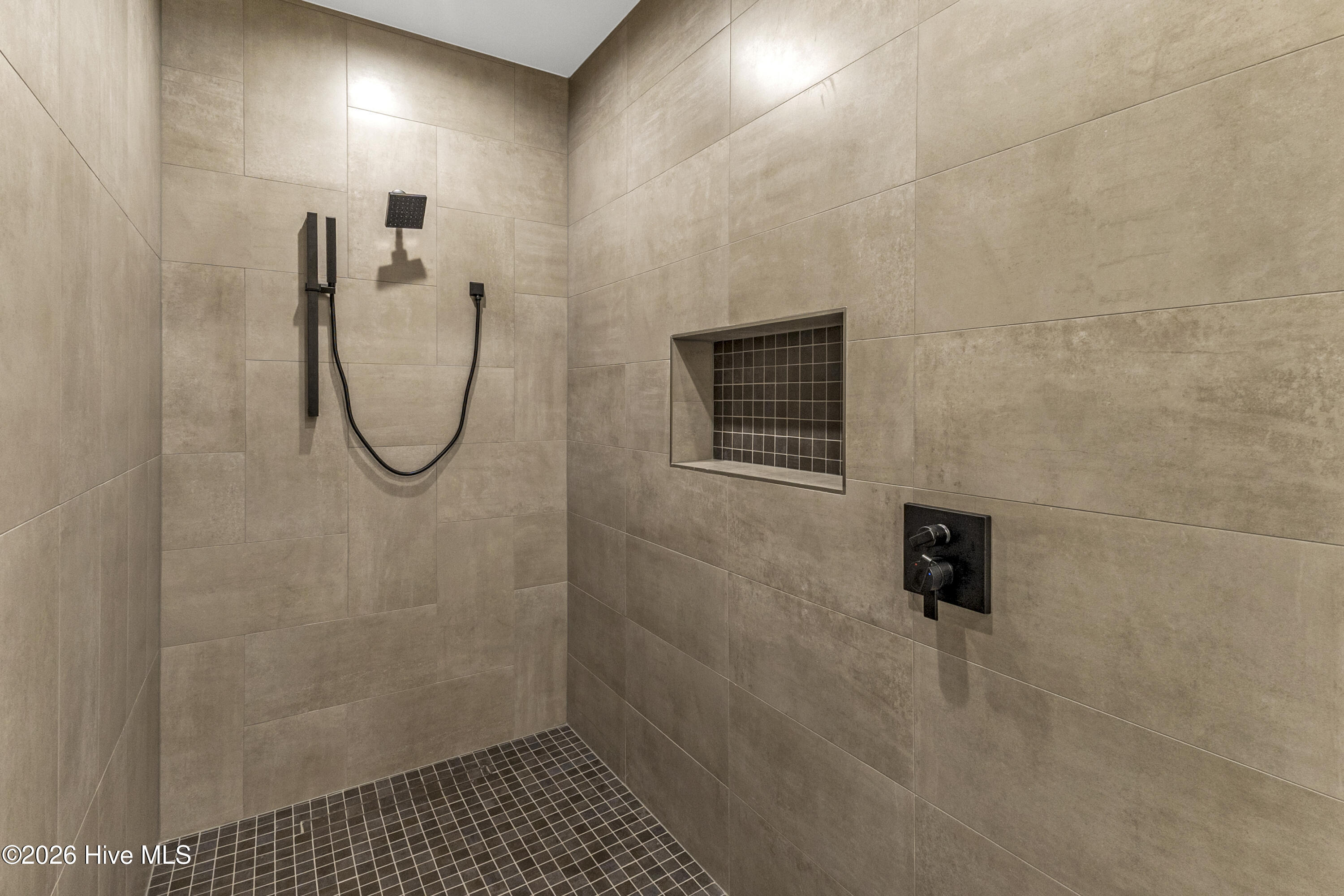 100551953 | Photo 56