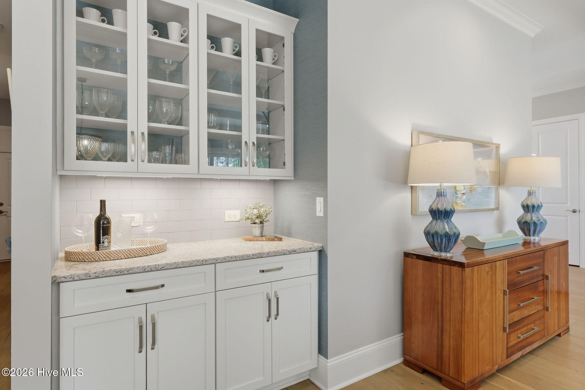 100569190 | Photo 15