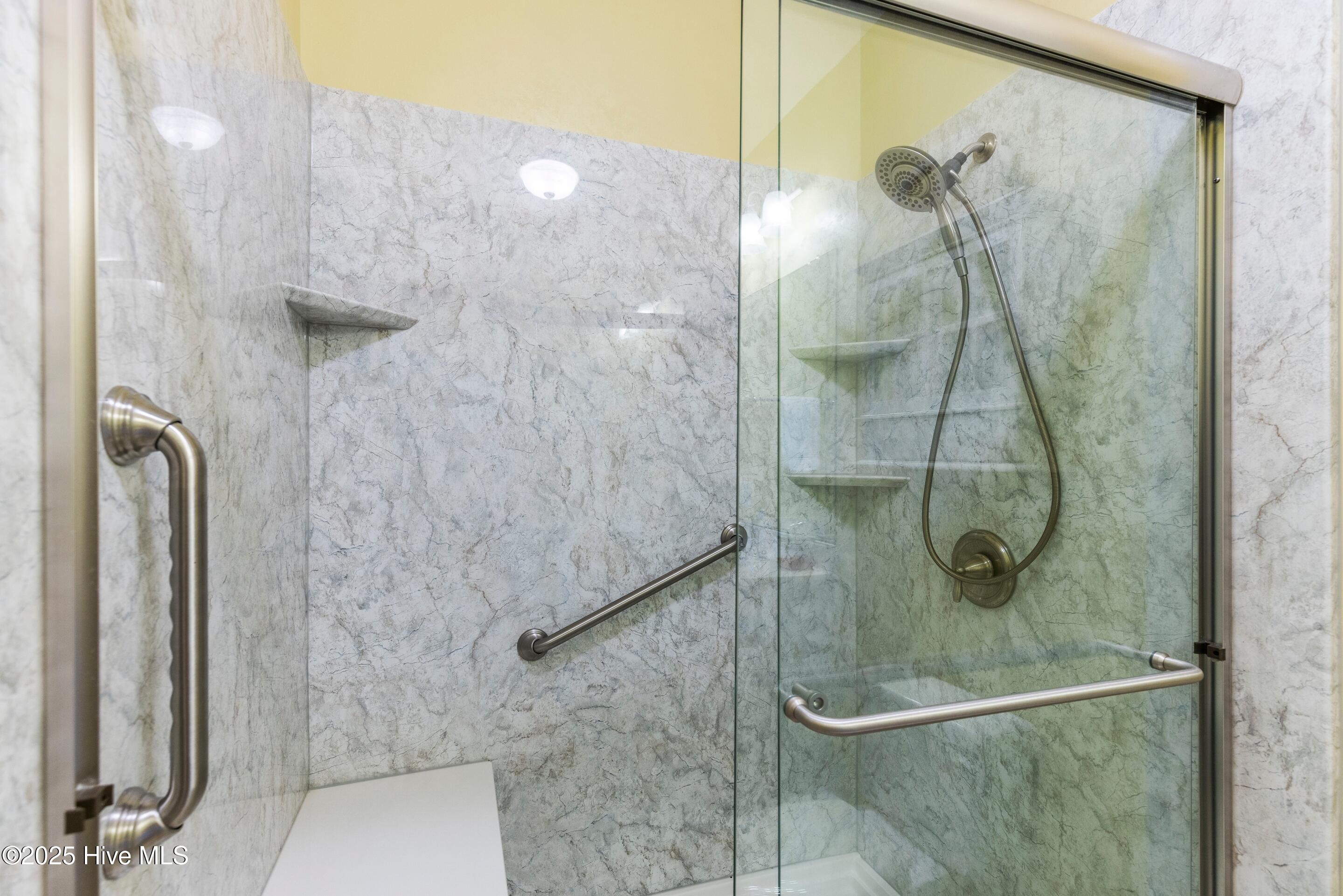 100532722 | Photo 26