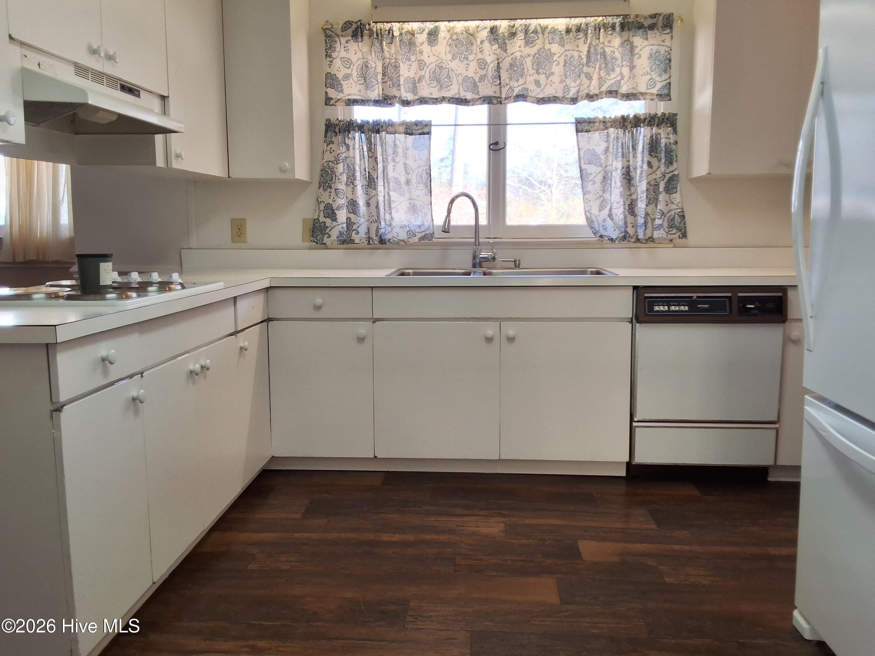 100554569 | Photo 38