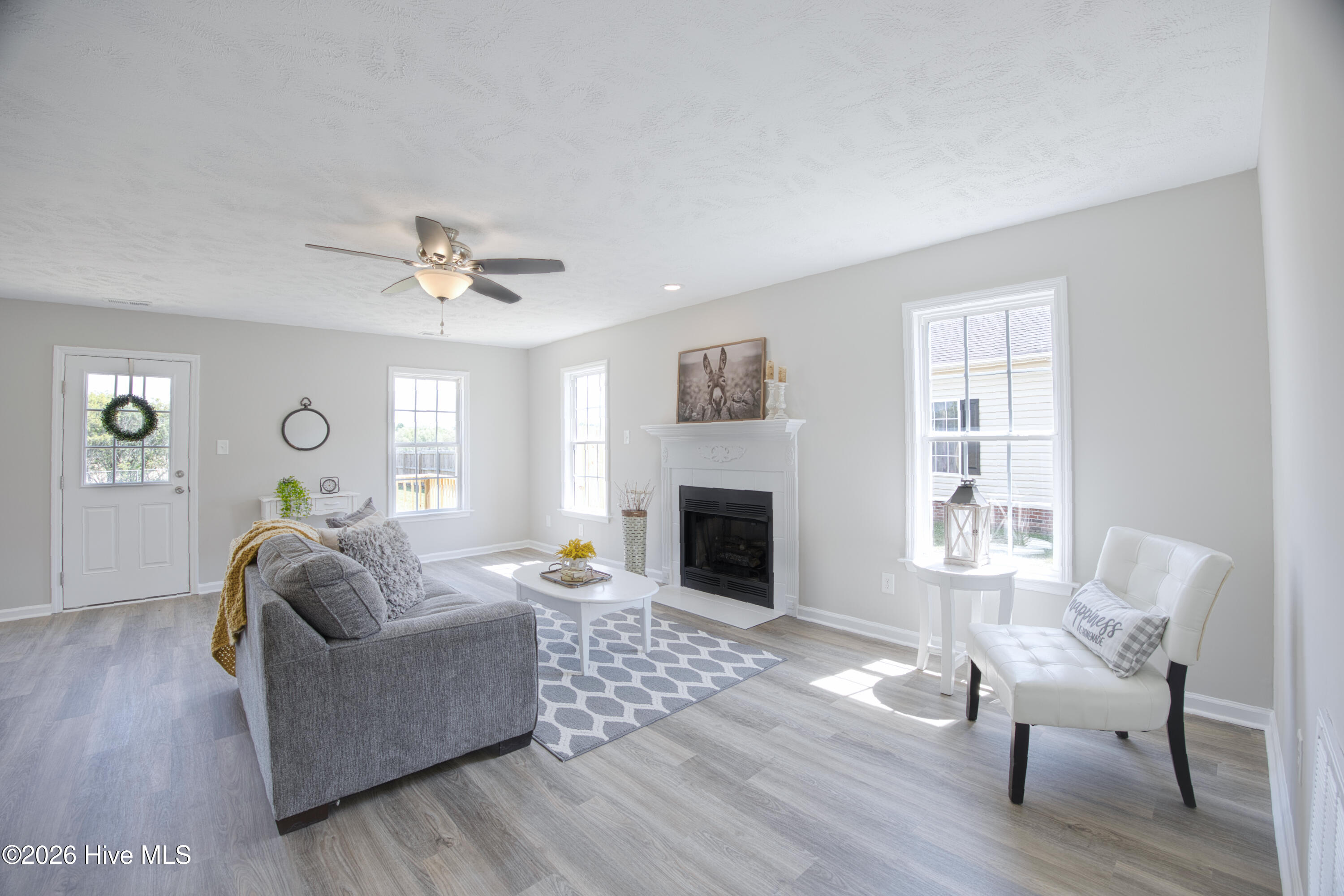 100570249 | Photo 13