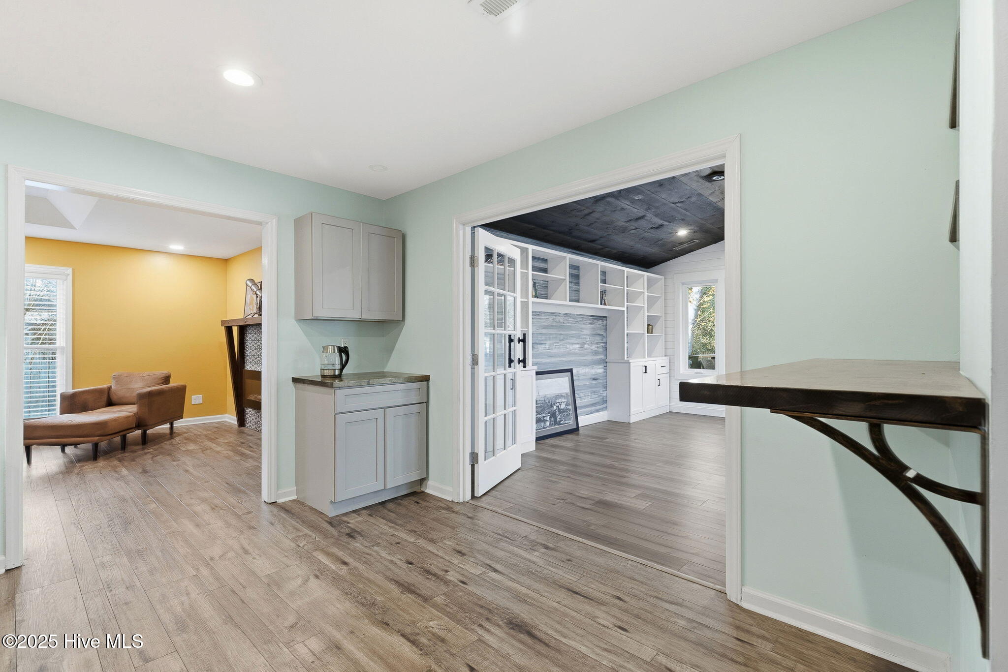 100545269 | Photo 22