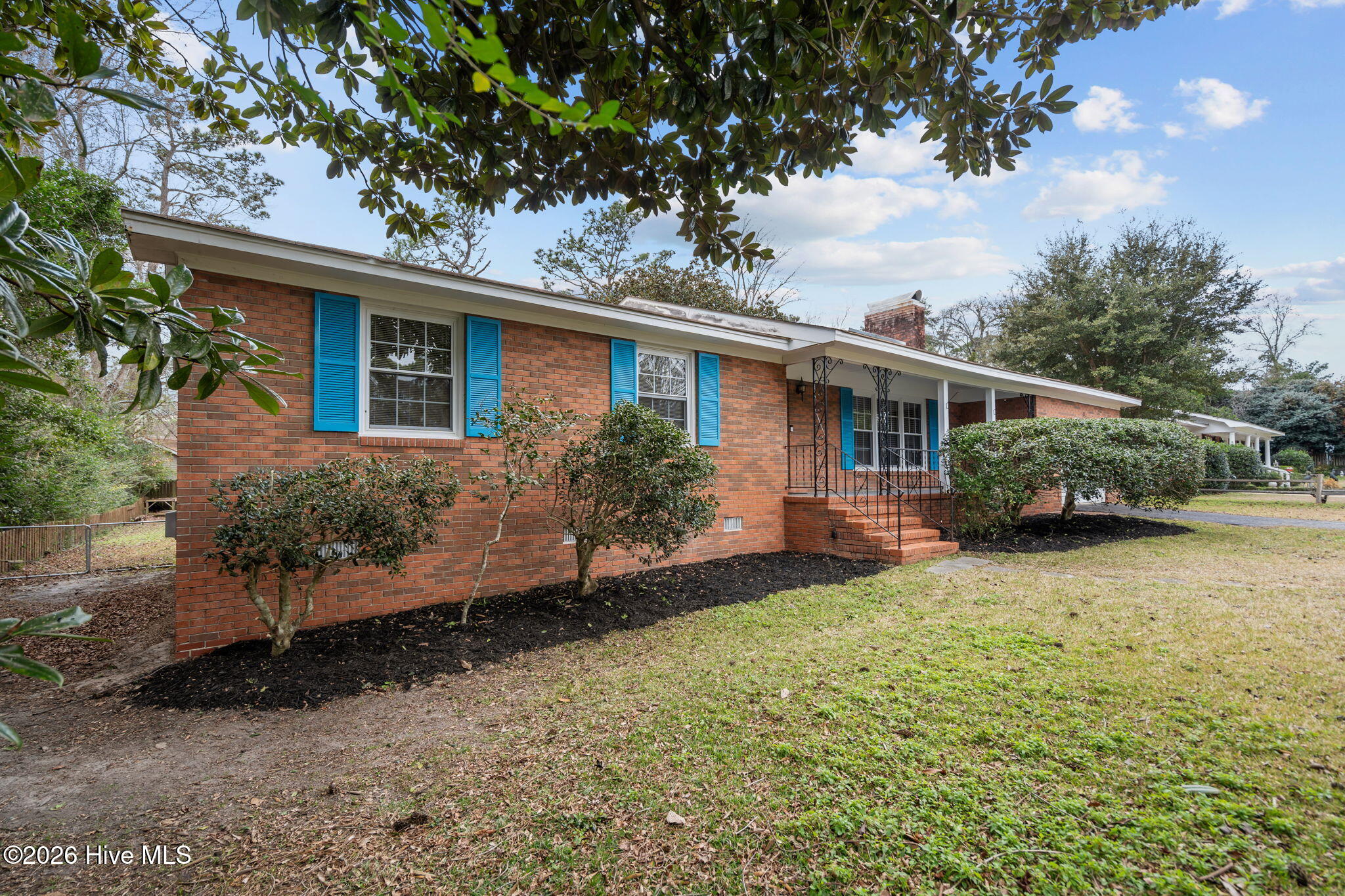 100551462 | Photo 44