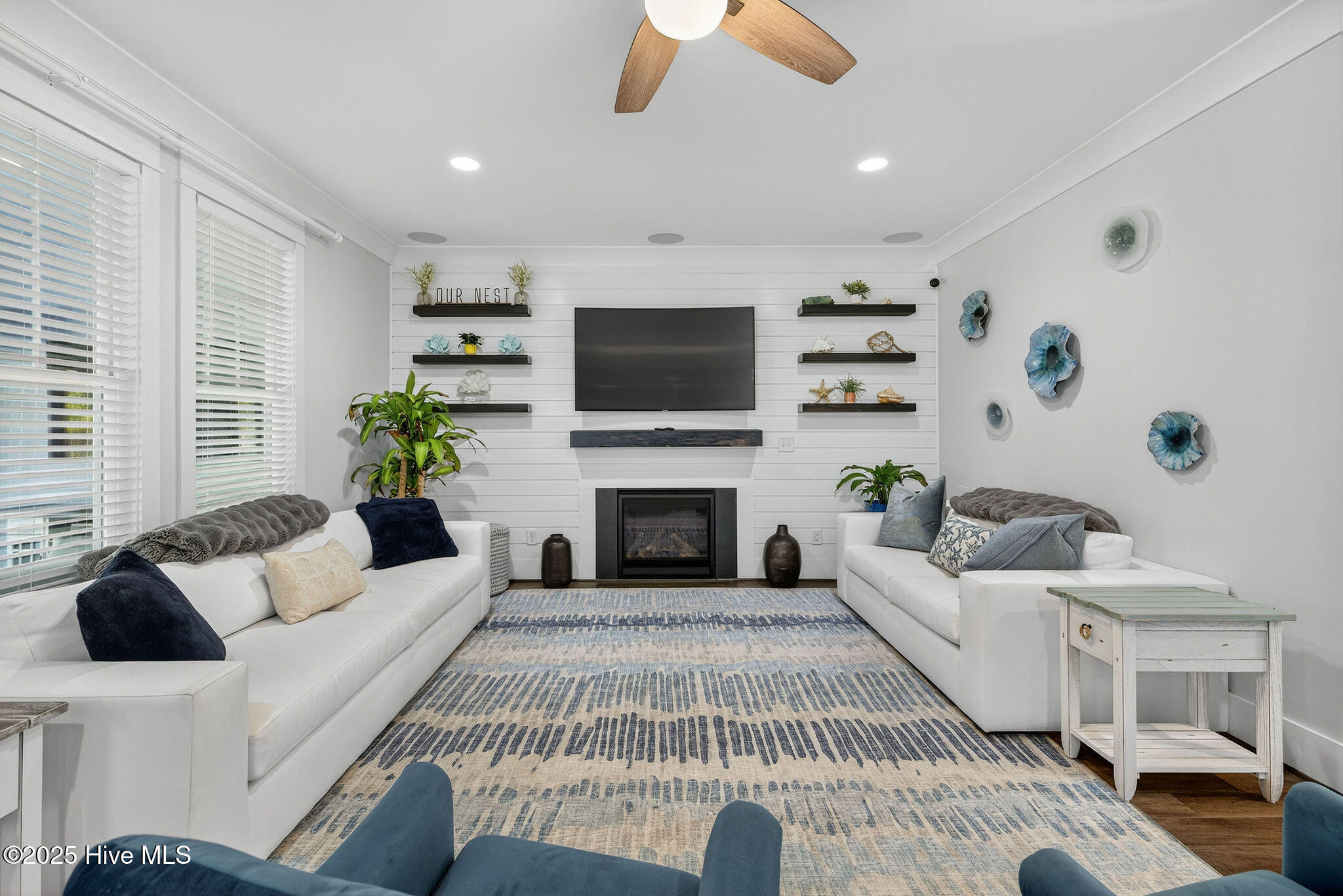 100540063 | Photo 10