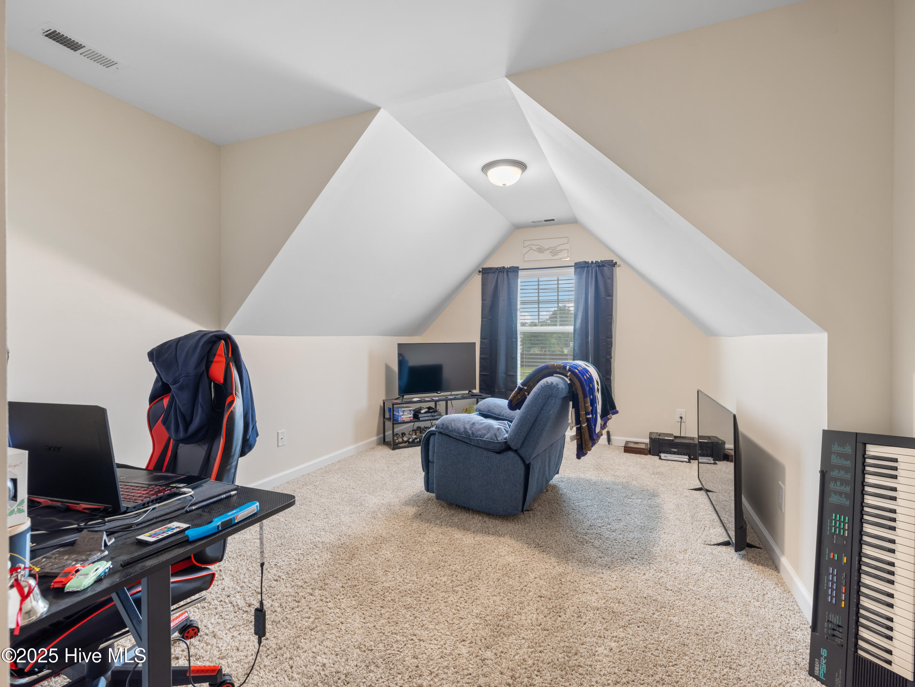 100512056 | Photo 43