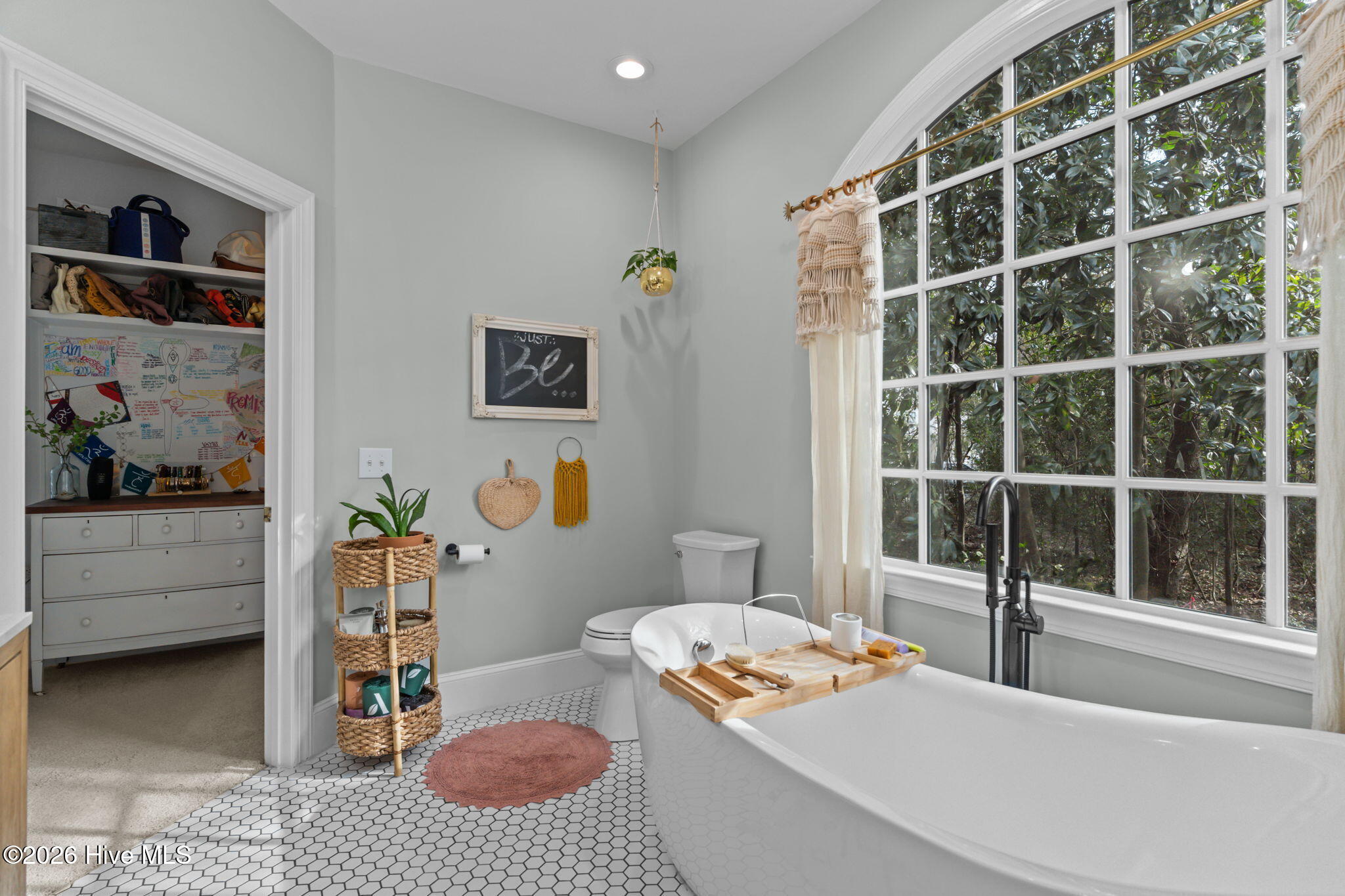 100556874 | Photo 35