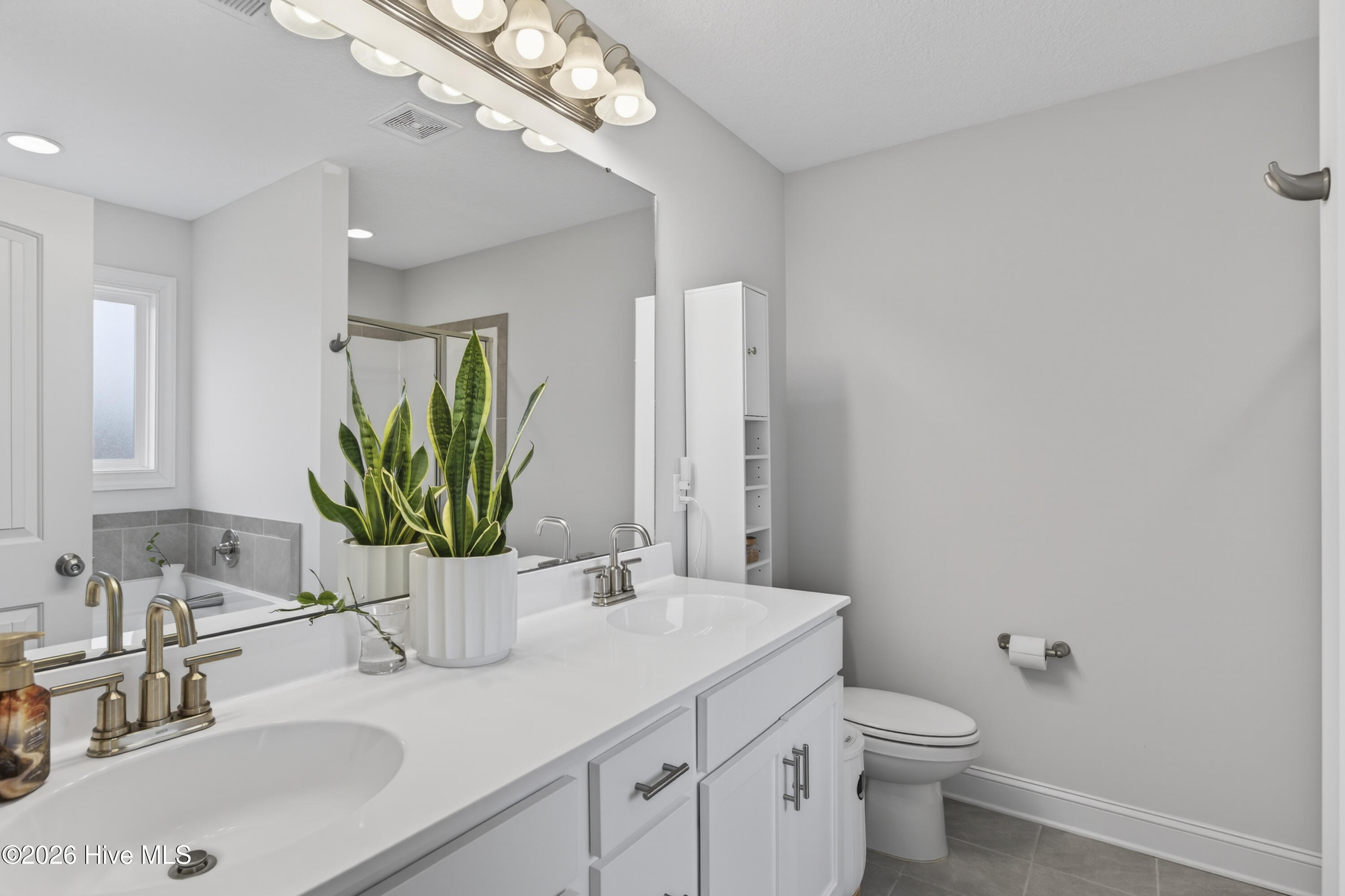 100558052 | Photo 29