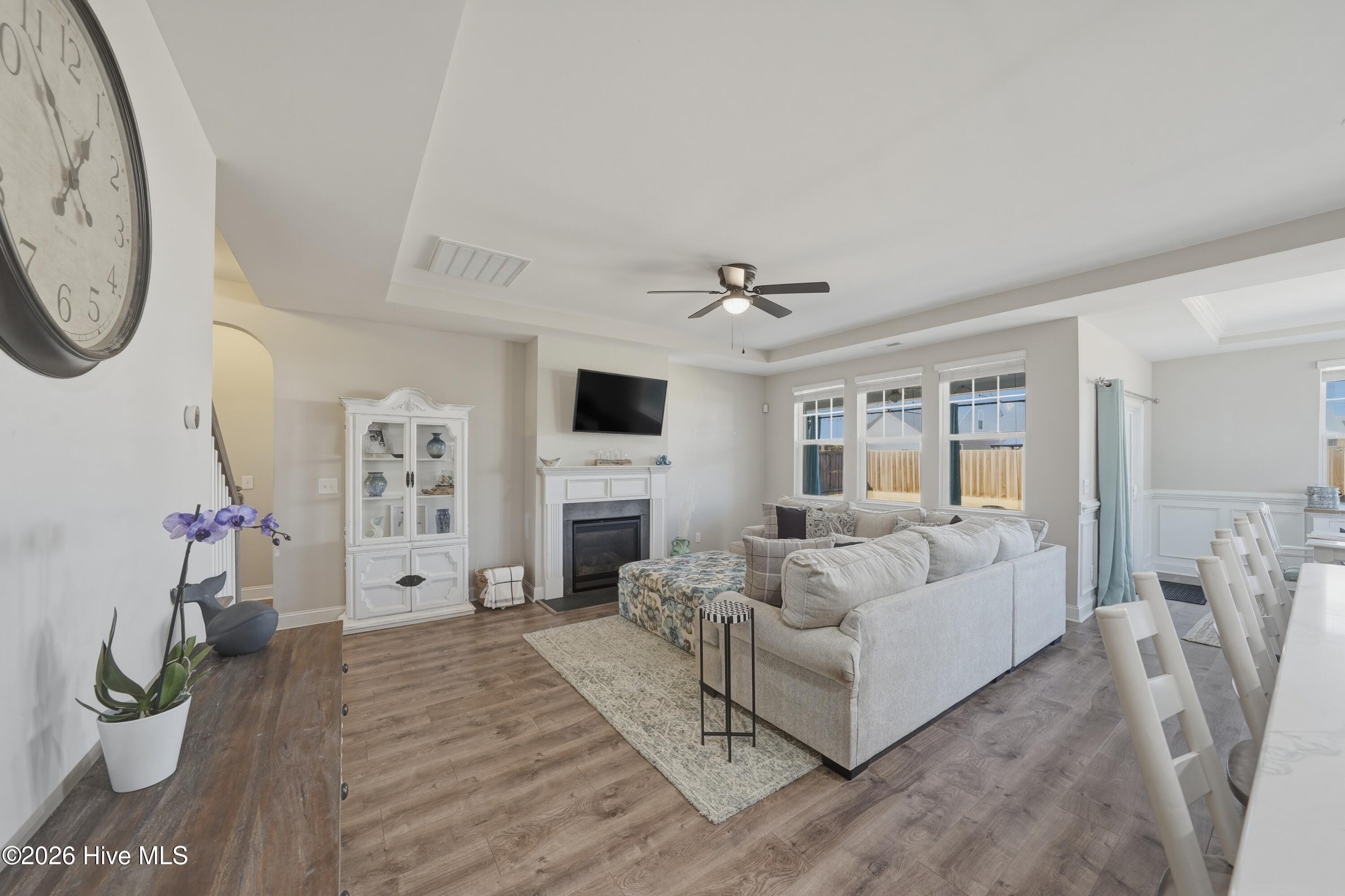 100557354 | Photo 13