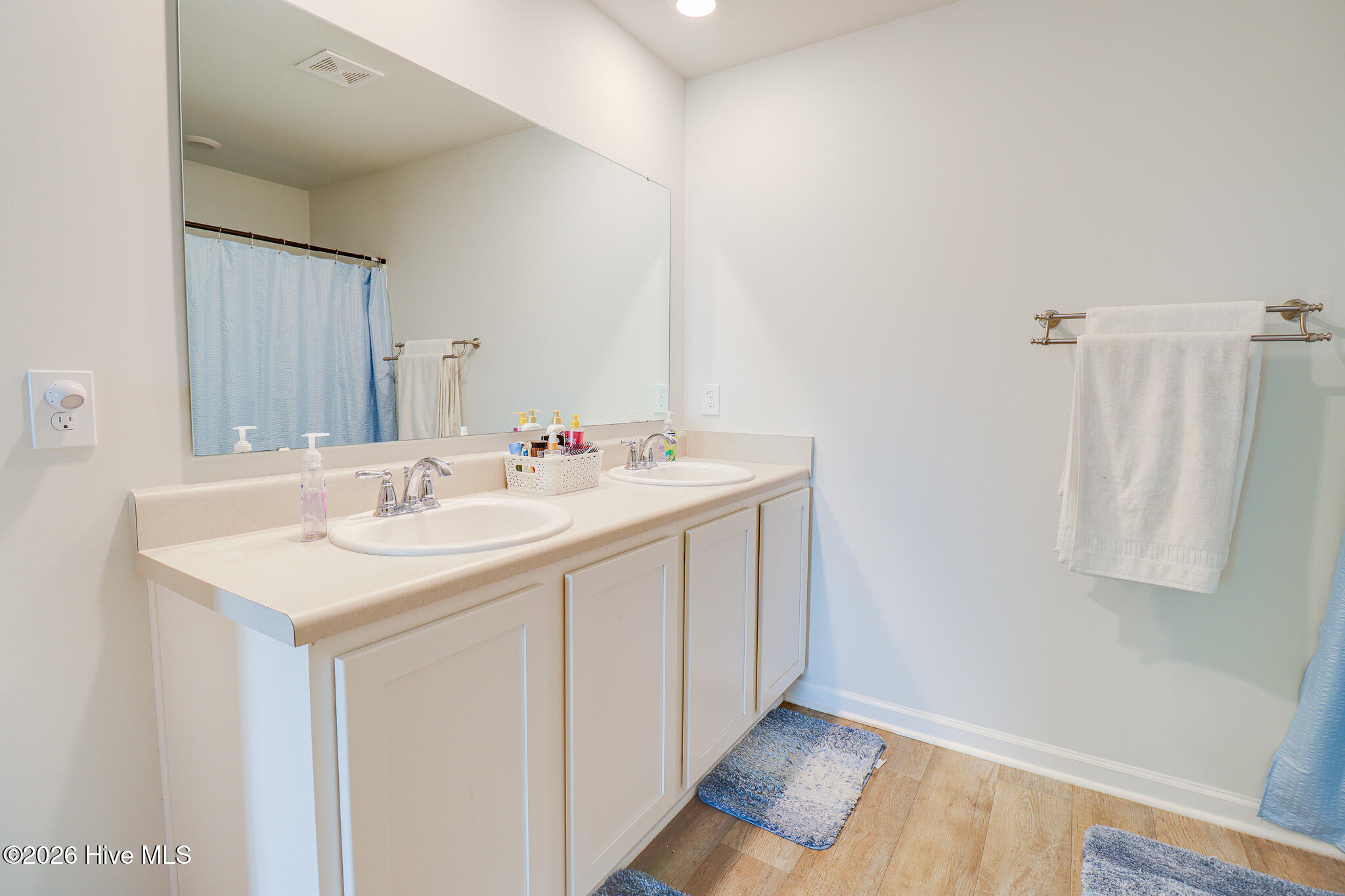 100569775 | Photo 16