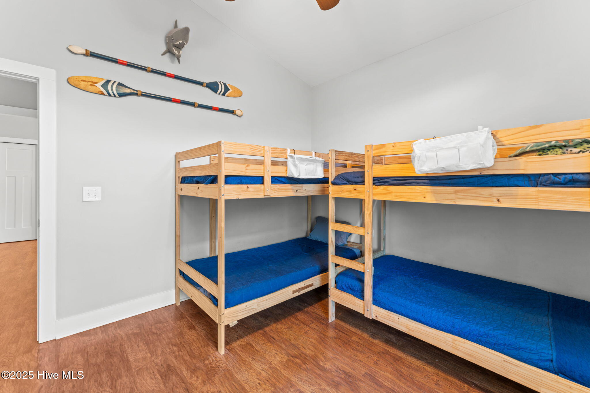 100545093 | Photo 22