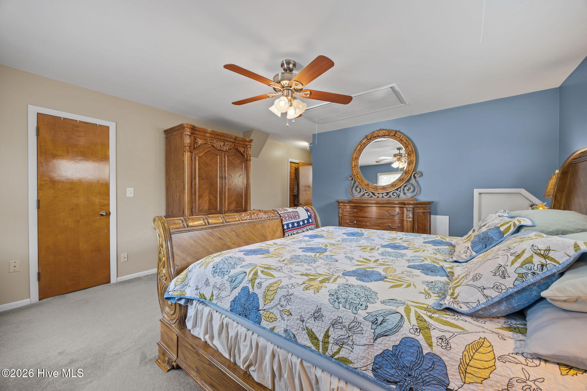 100561792 | Photo 21