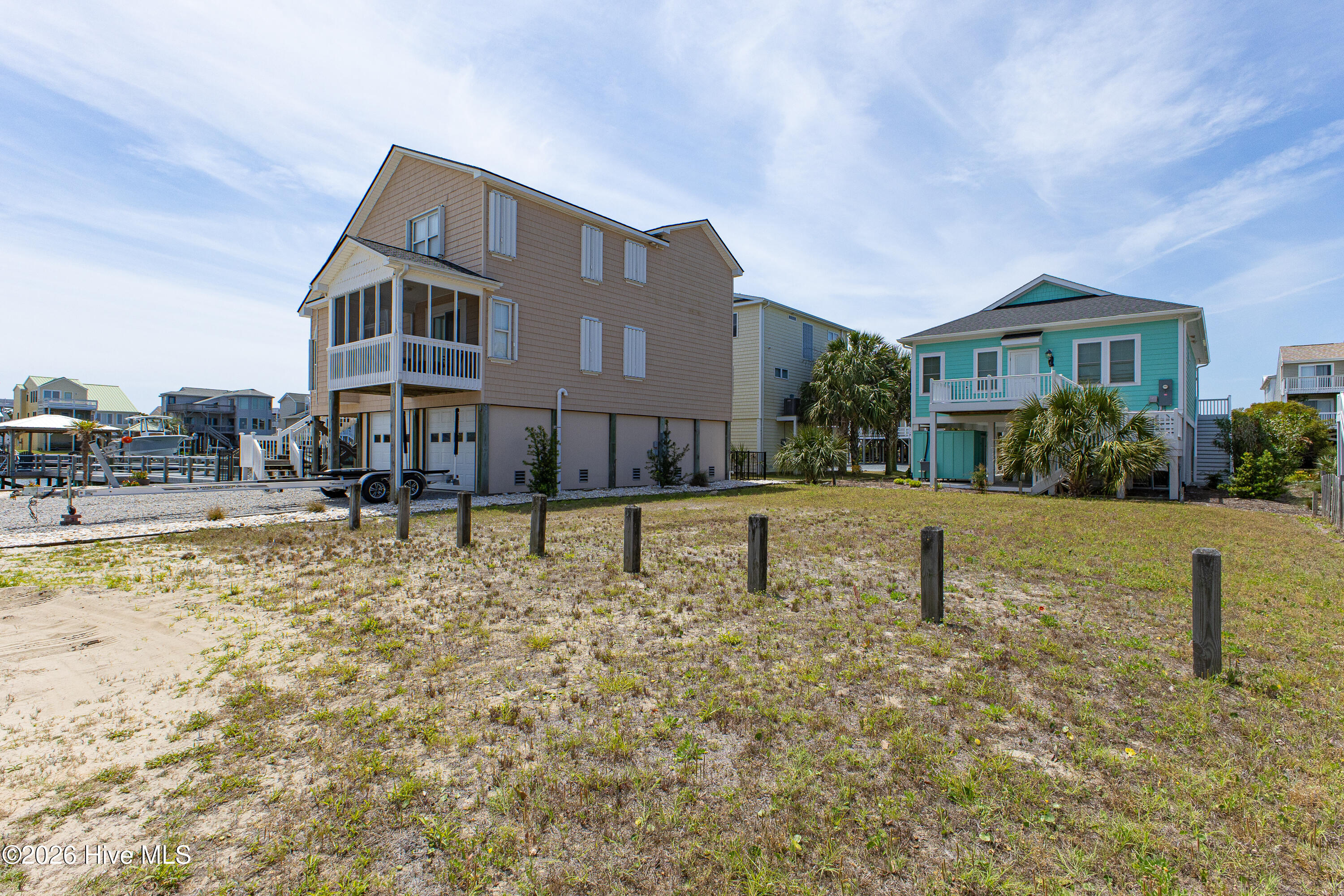 100569285 | Photo 18