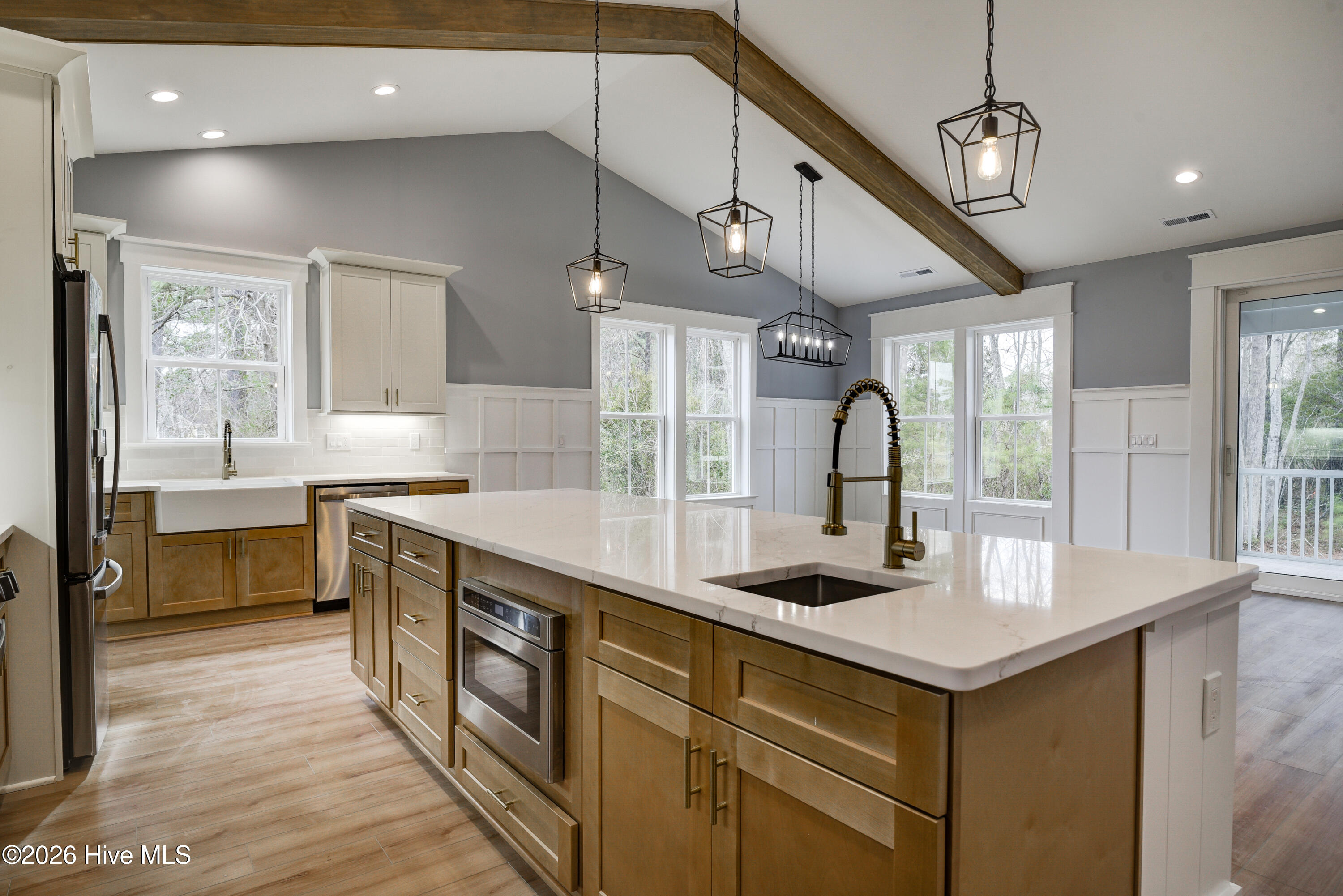 100557484 | Photo 26