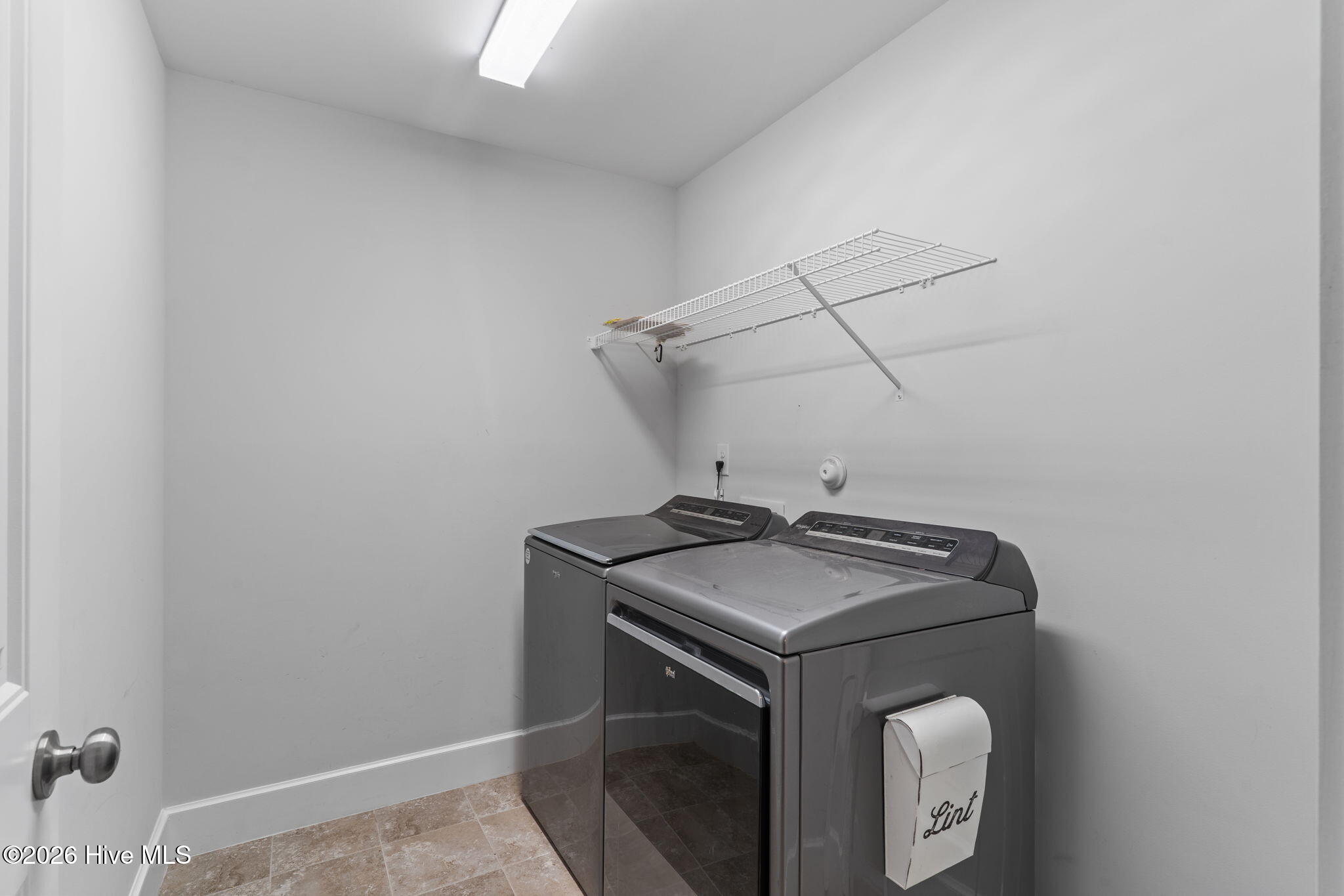 100562653 | Photo 24