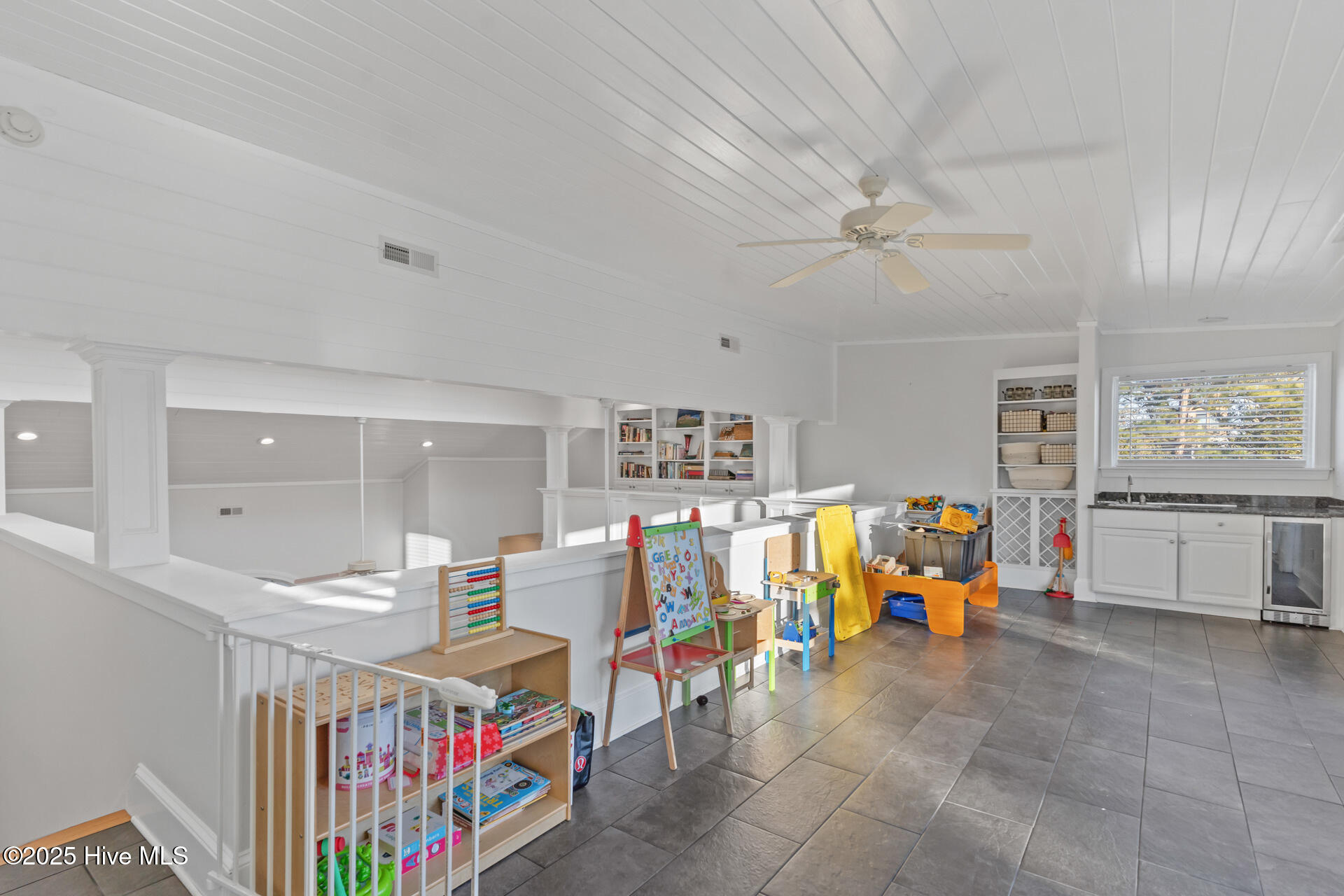 100521291 | Photo 53