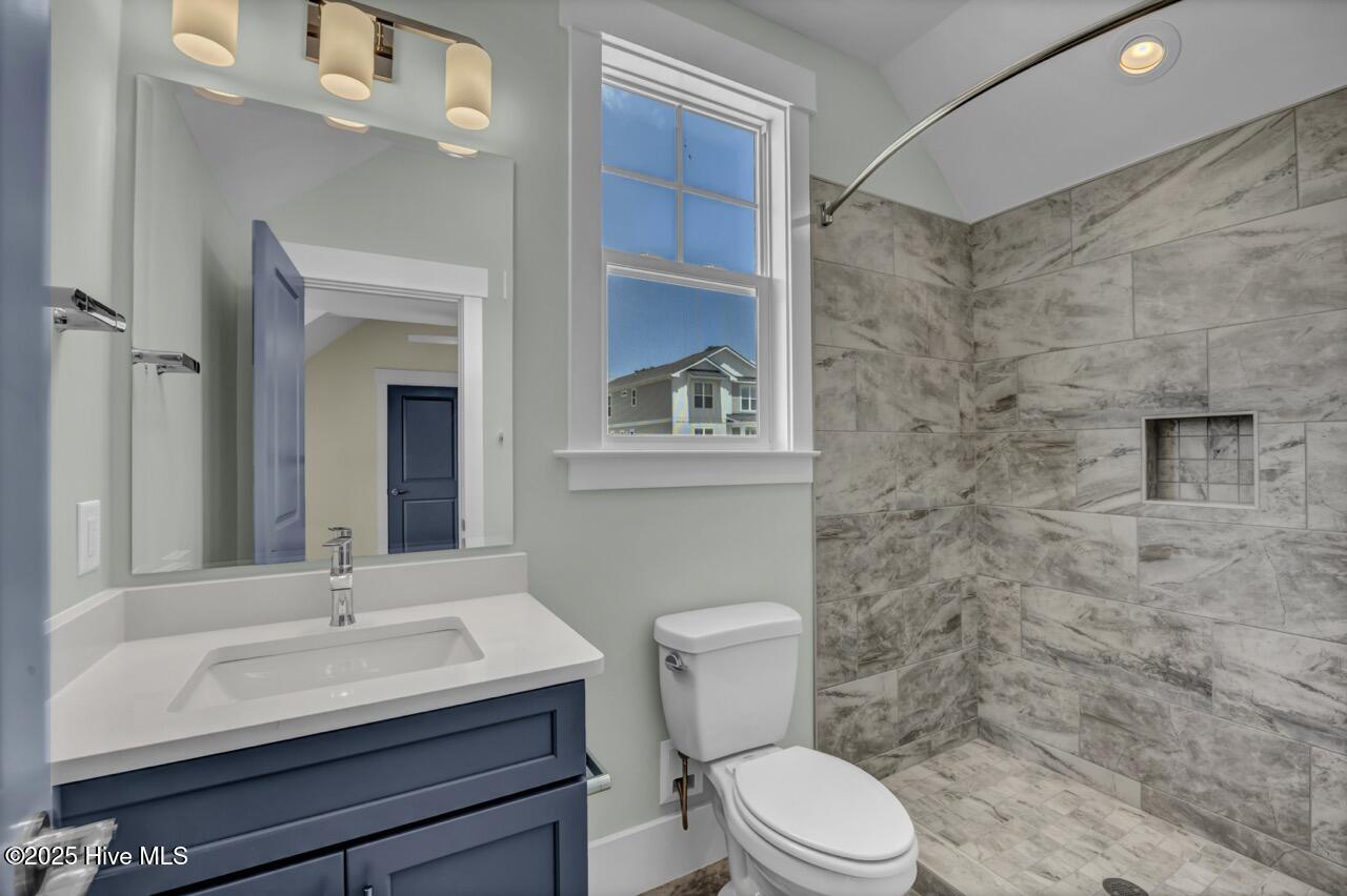 100494690 | Photo 21