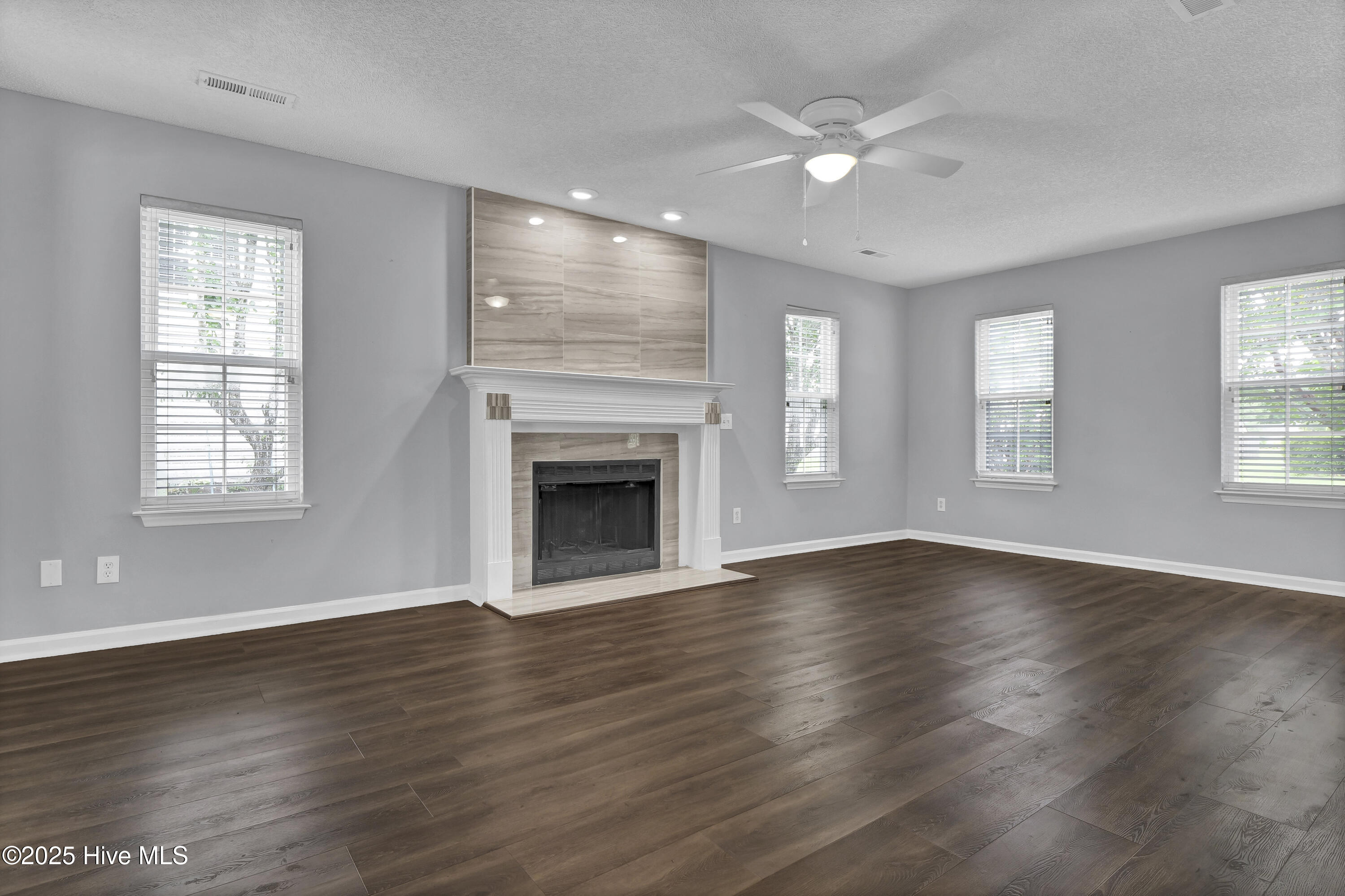 100544266 | Photo 14