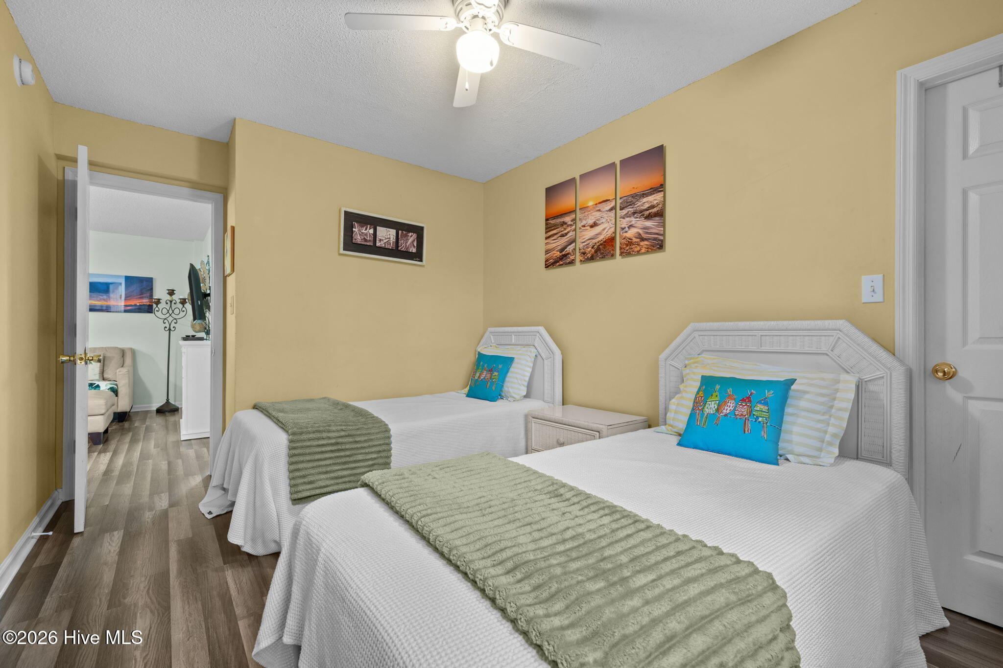 100545721 | Photo 28