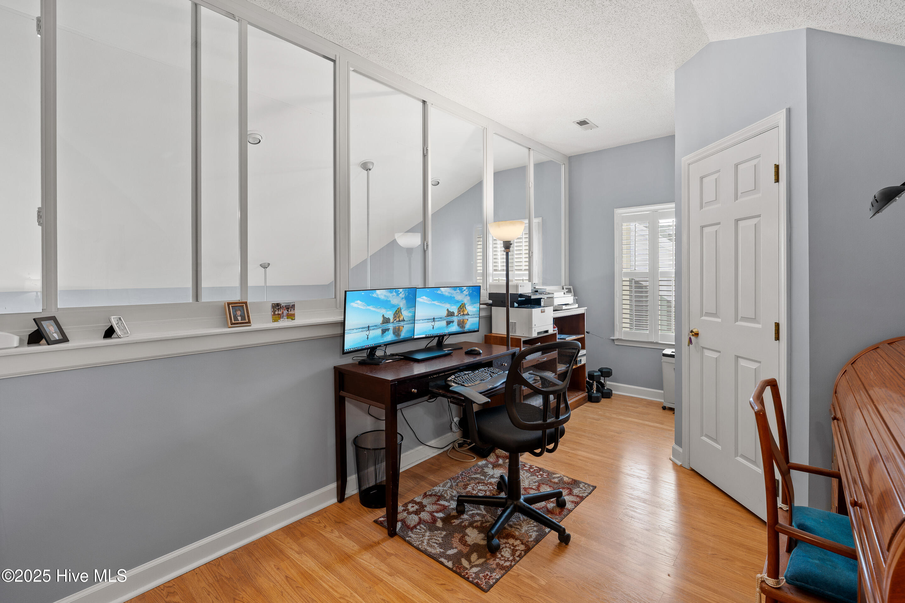 100543404 | Photo 28