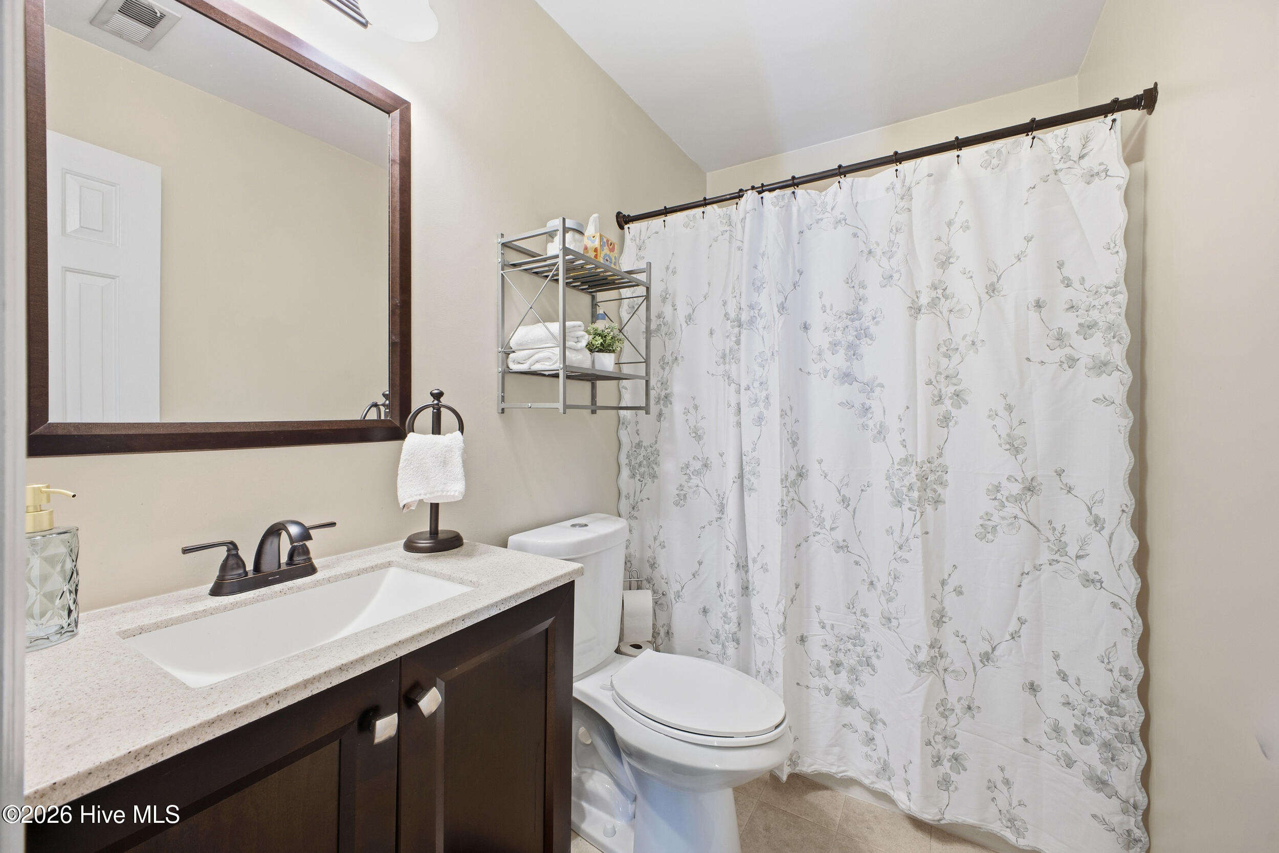 100565857 | Photo 28