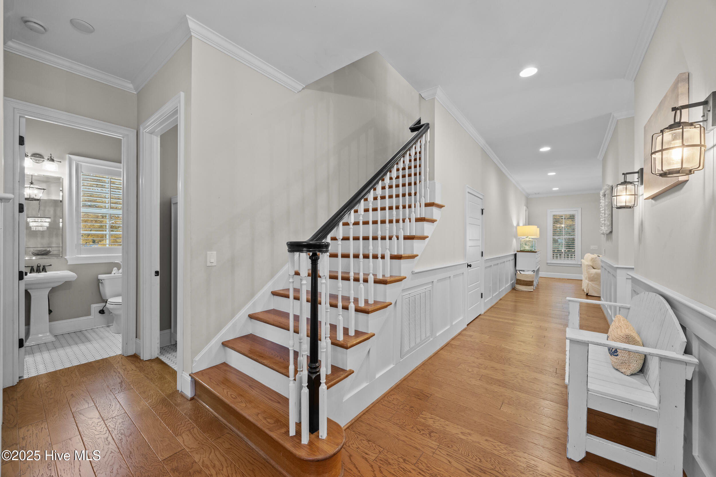 100570509 | Photo 60