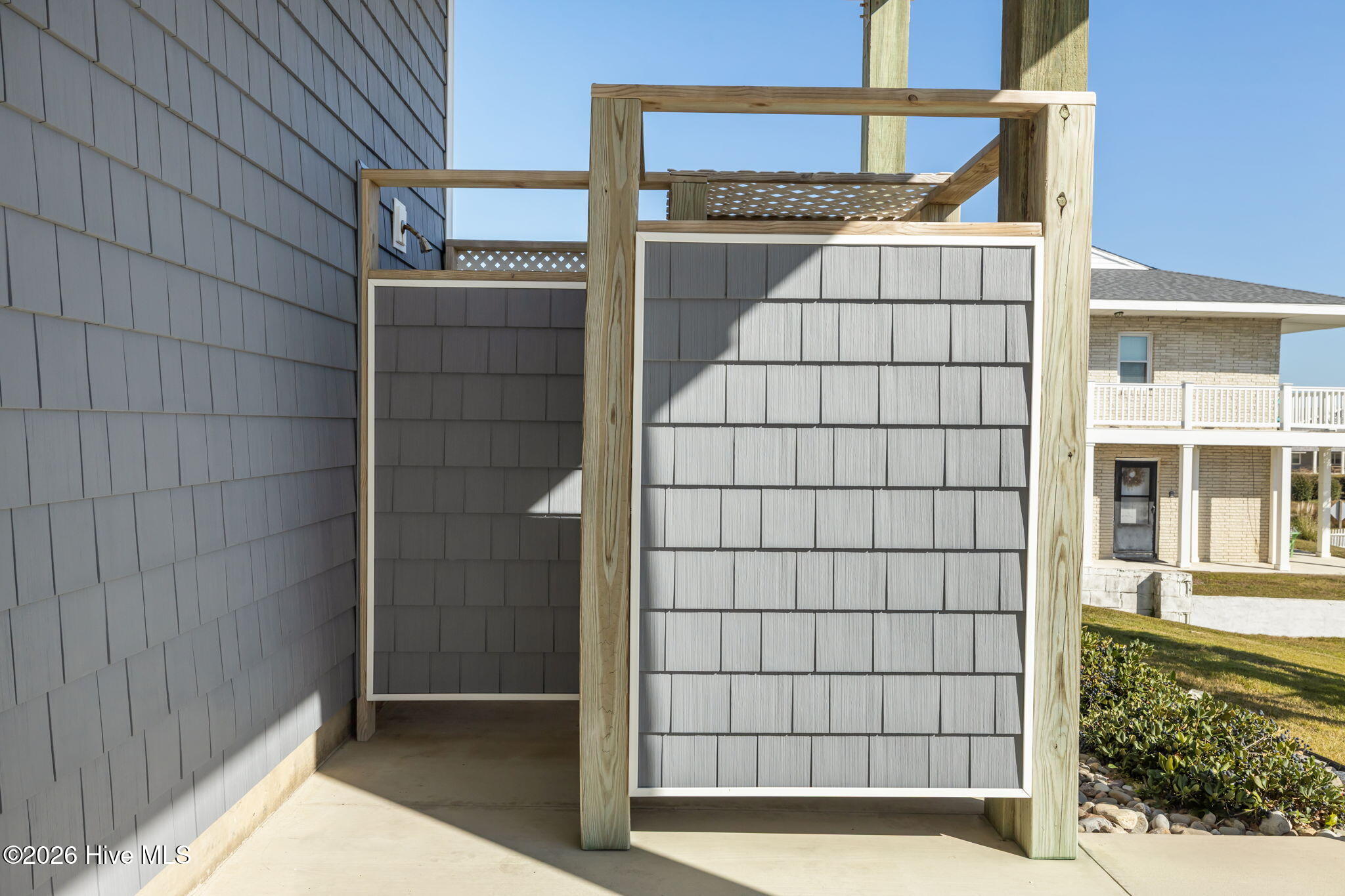 100549287 | Photo 46