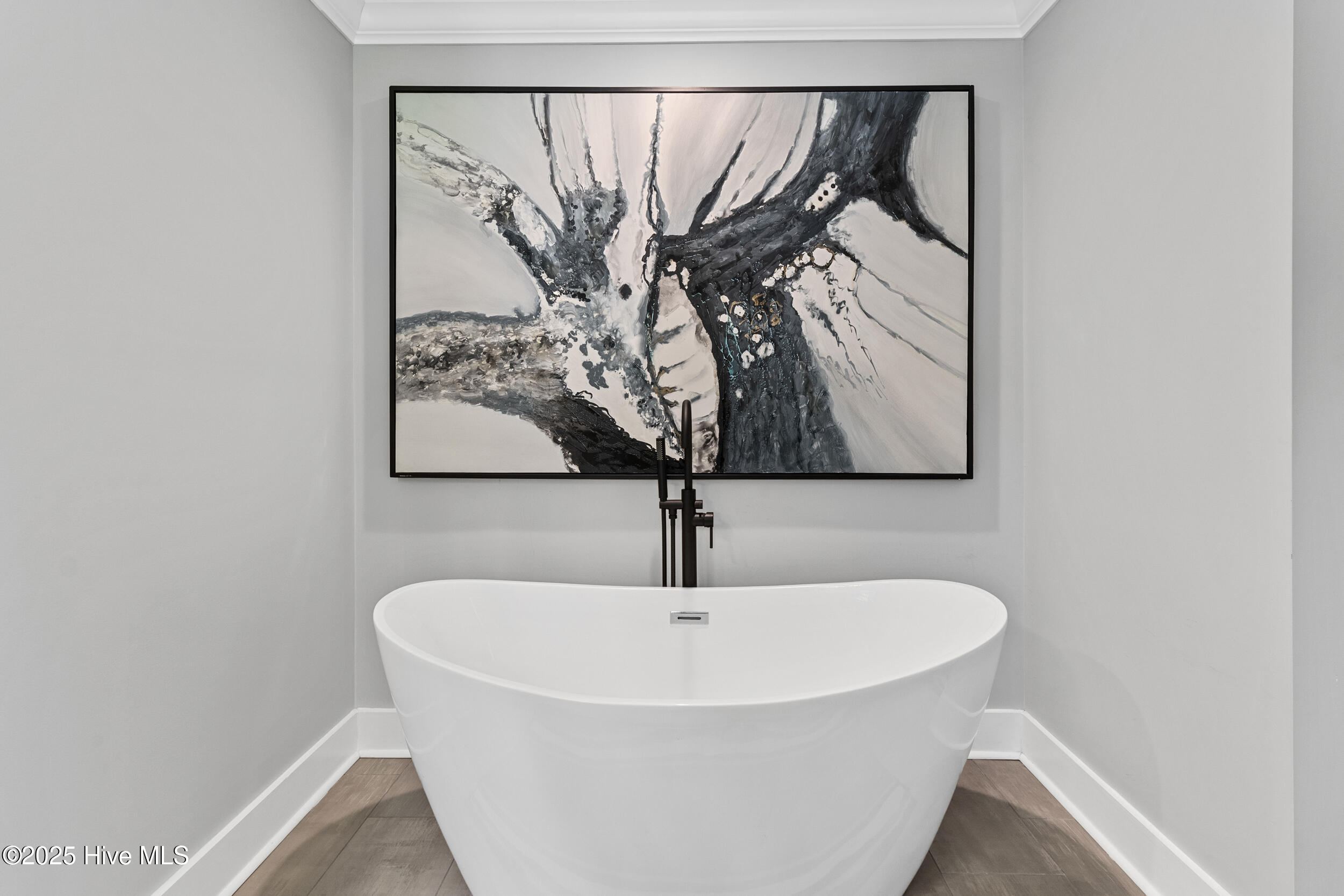 100561677 | Photo 46