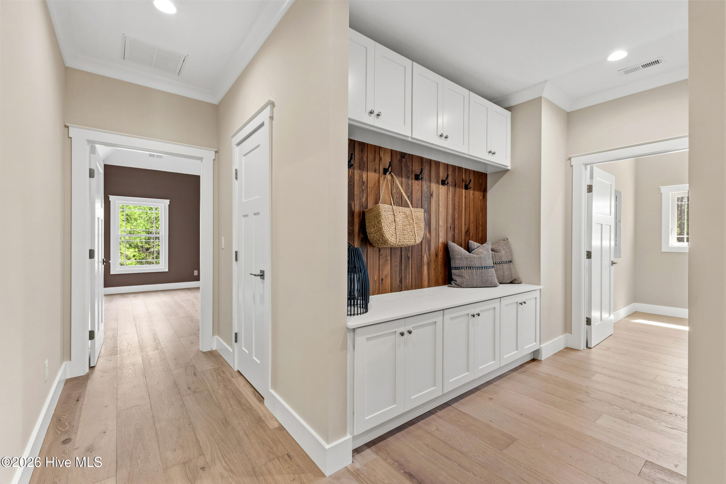 100566568 | Photo 26