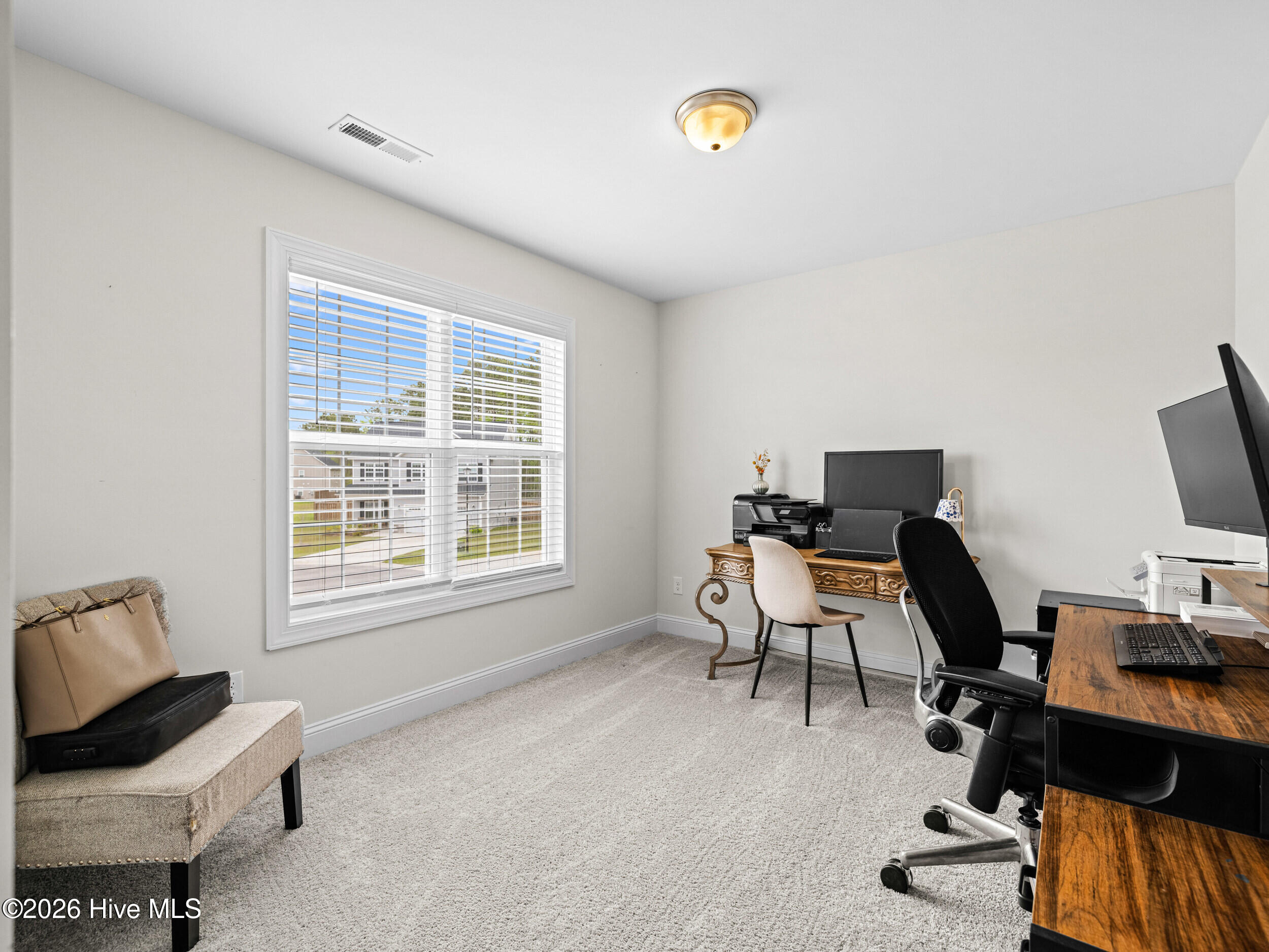 100569509 | Photo 48