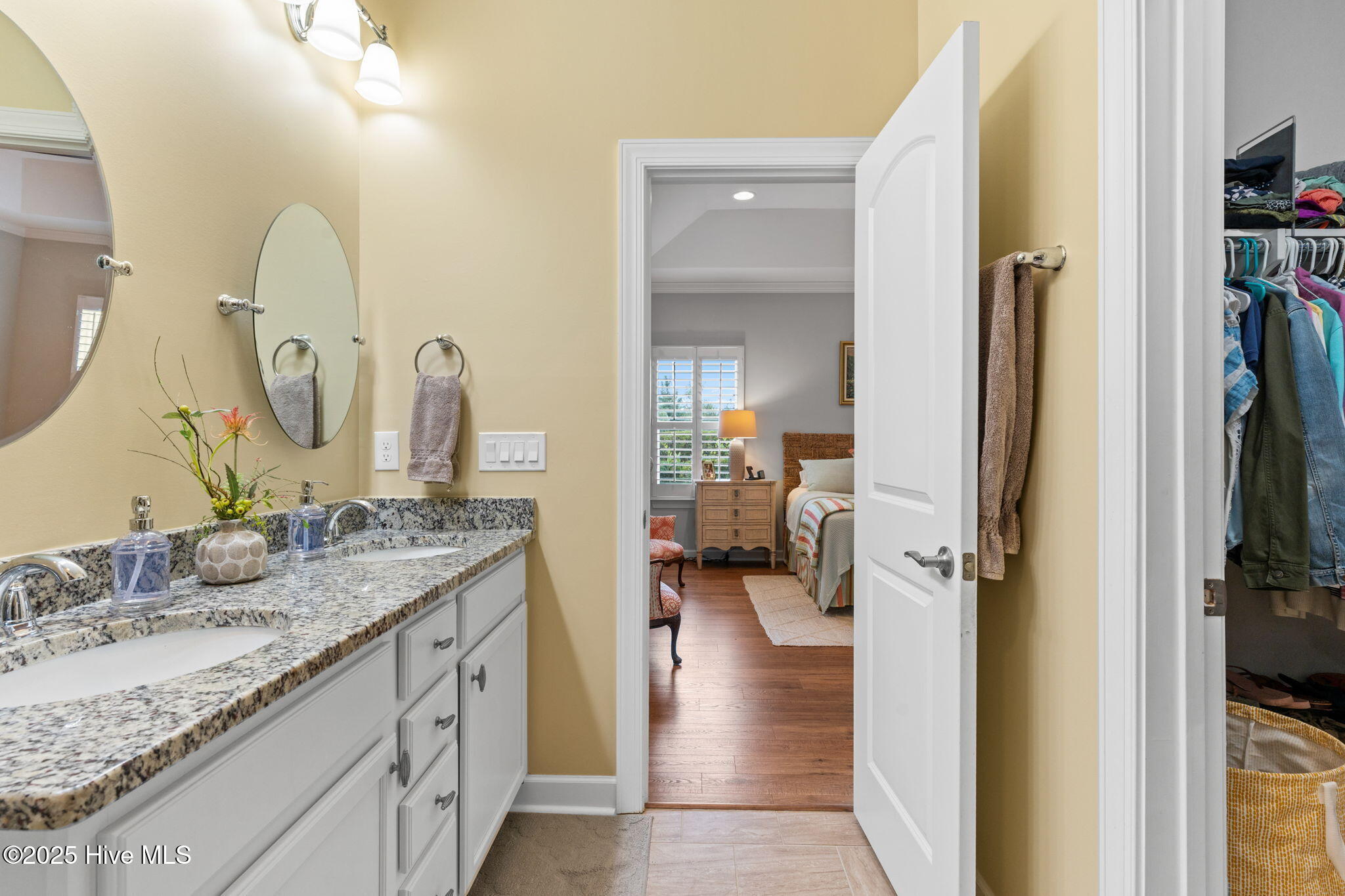 100536168 | Photo 22