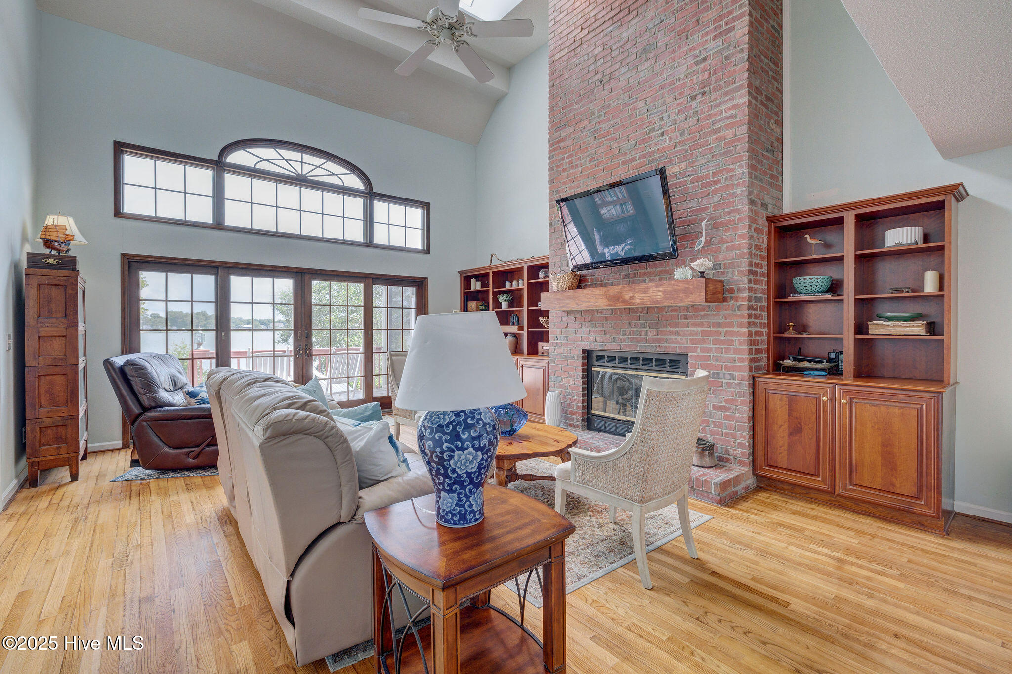 100519748 | Photo 32