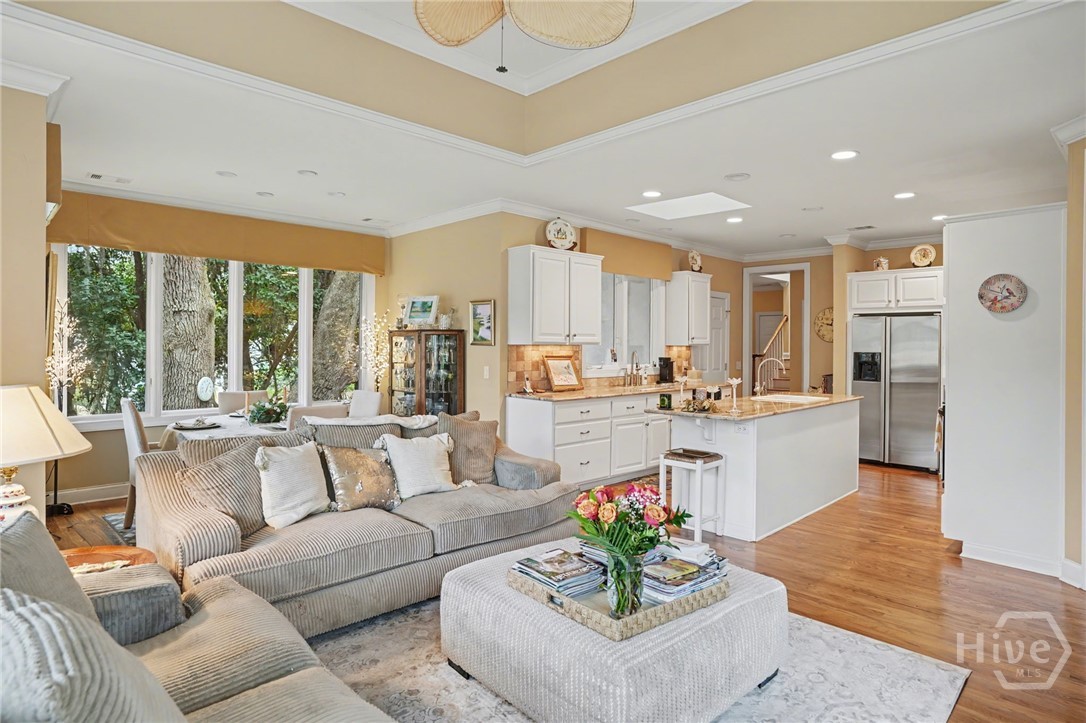 Sitting area off Kitchen