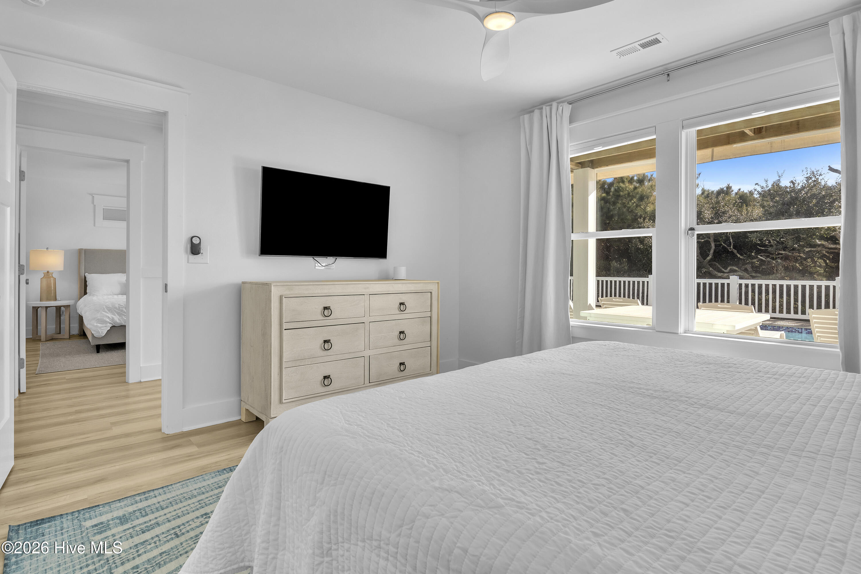 100549565 | Photo 57