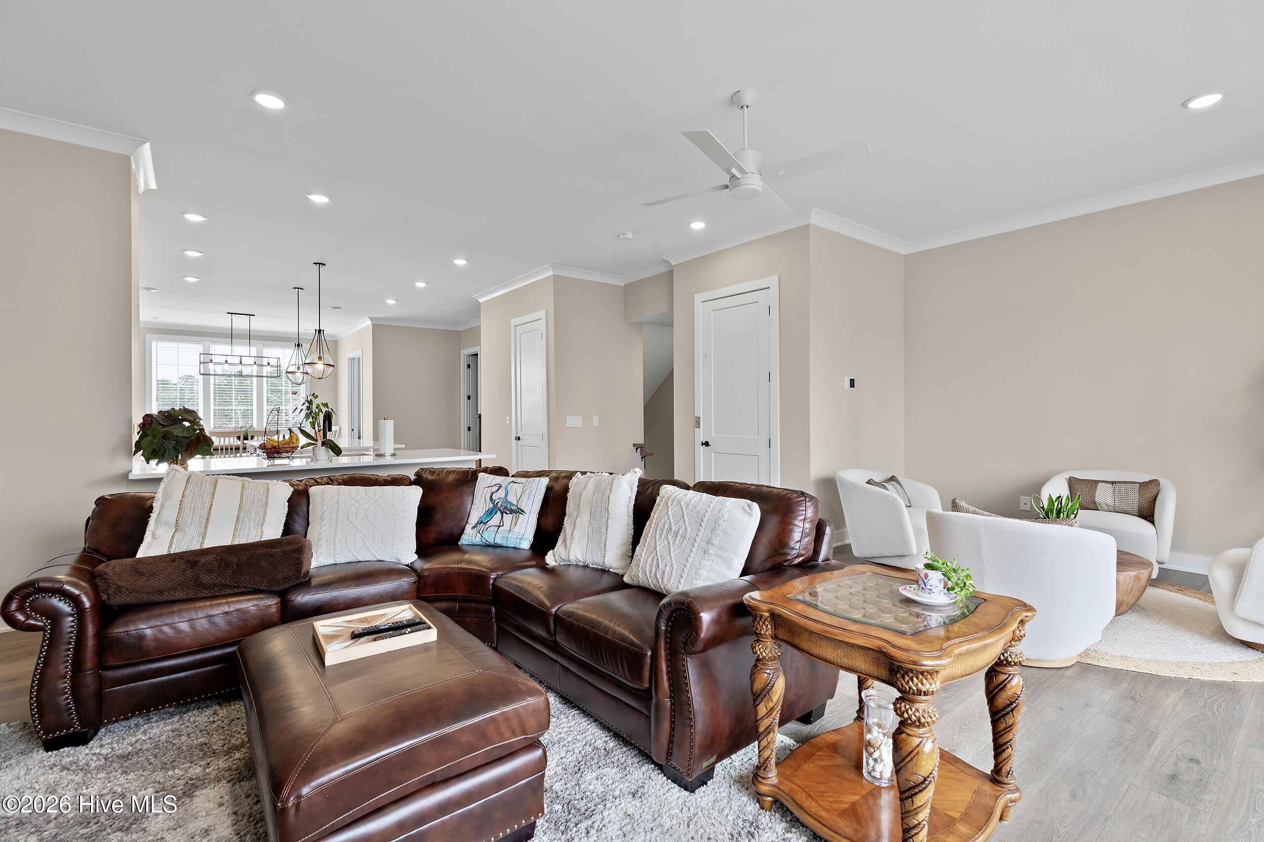 100563450 | Photo 17